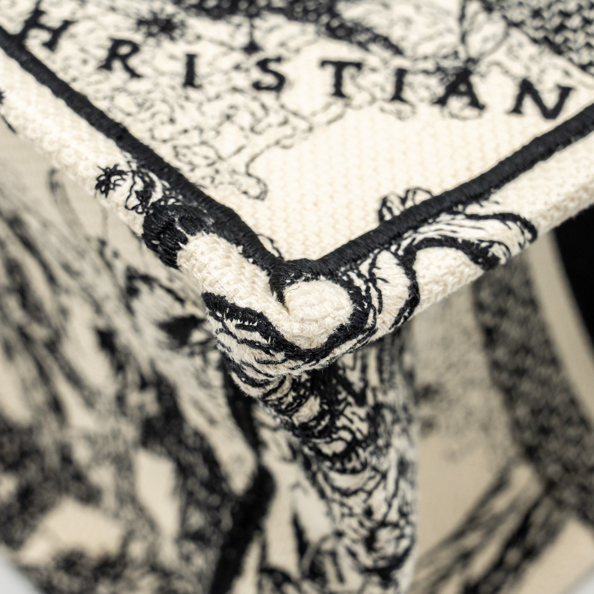 dior-small-book-tote-latte-black-toile-de-jouy-zodiac-embroidery-1
