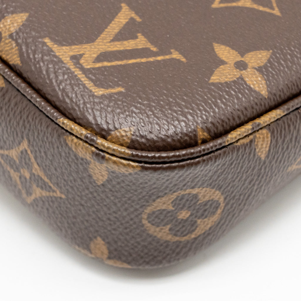 louis-vuitton-pochette-accessories-monogram-canvas-ghw-10