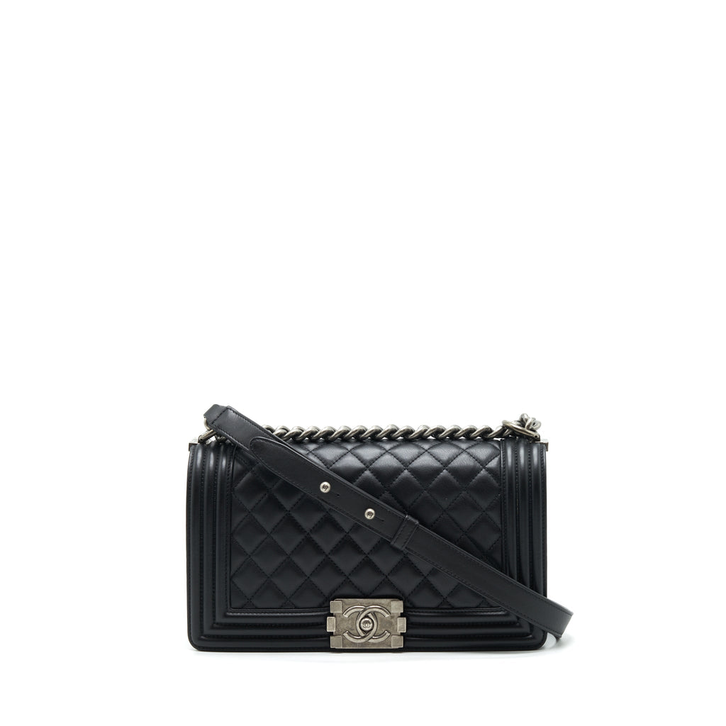 chanel-medium-boy-calfskin-black-ruthenium-hardware