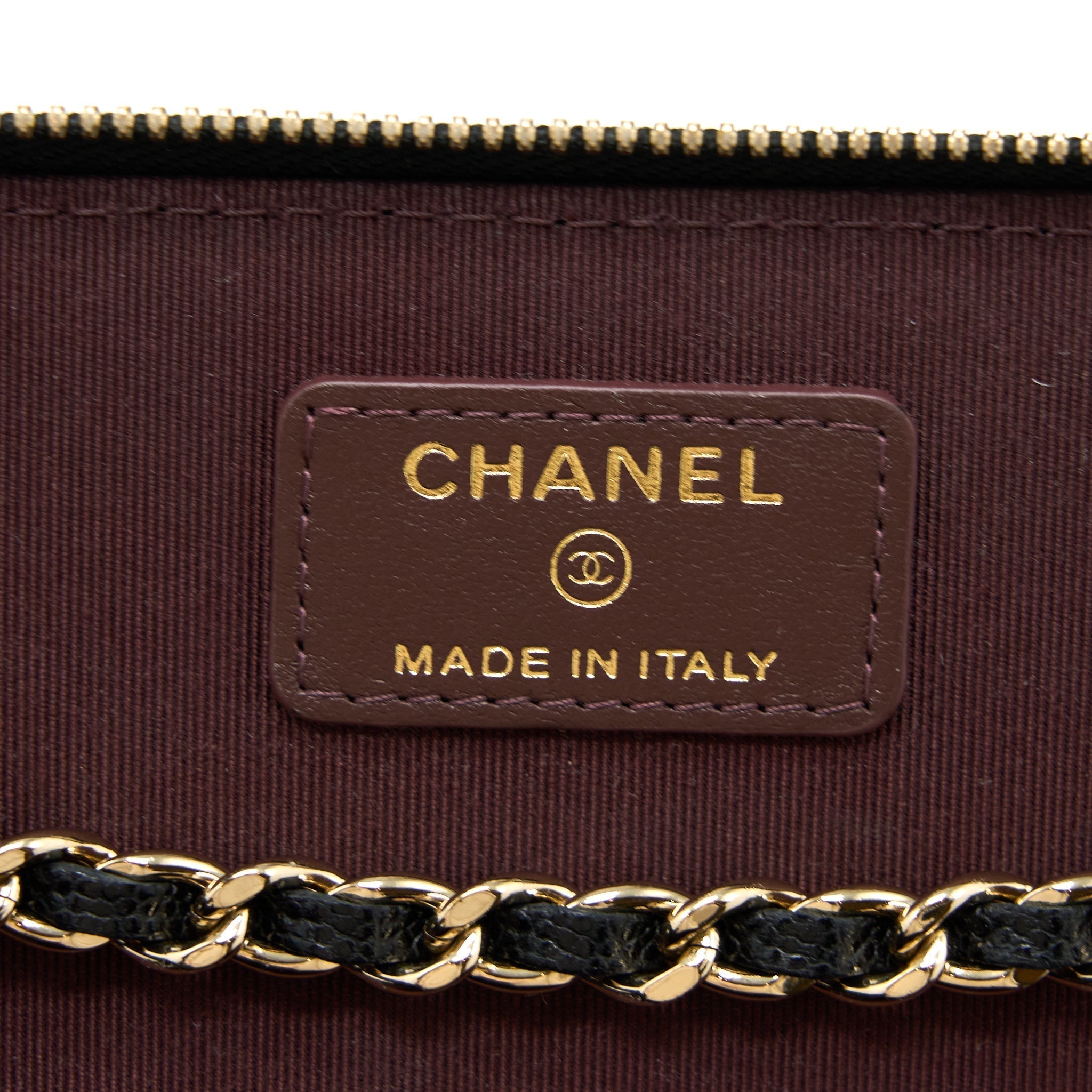 chanel-long-vanity-with-chain-caviar-black-lghw