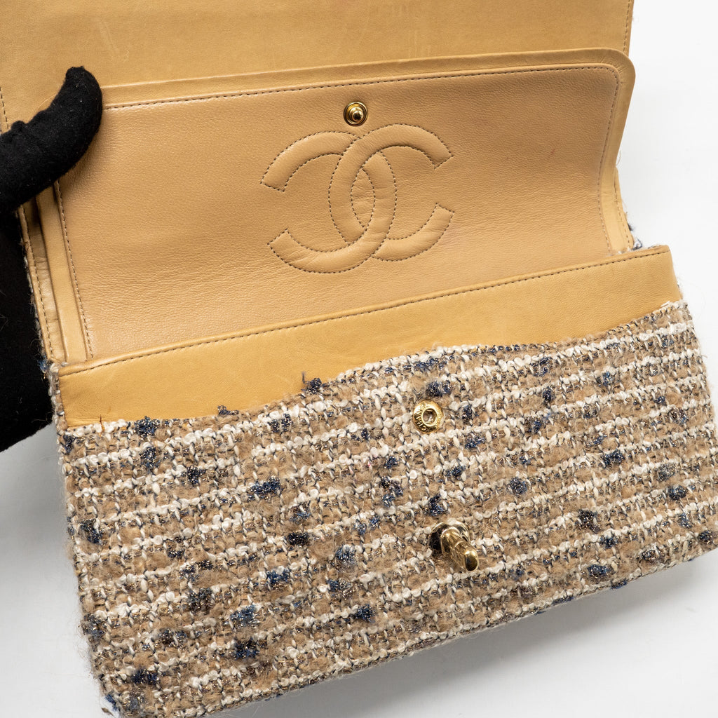 chanel-medium-classic-double-flap-bag-tweed-beige-ecru-grey-lghw