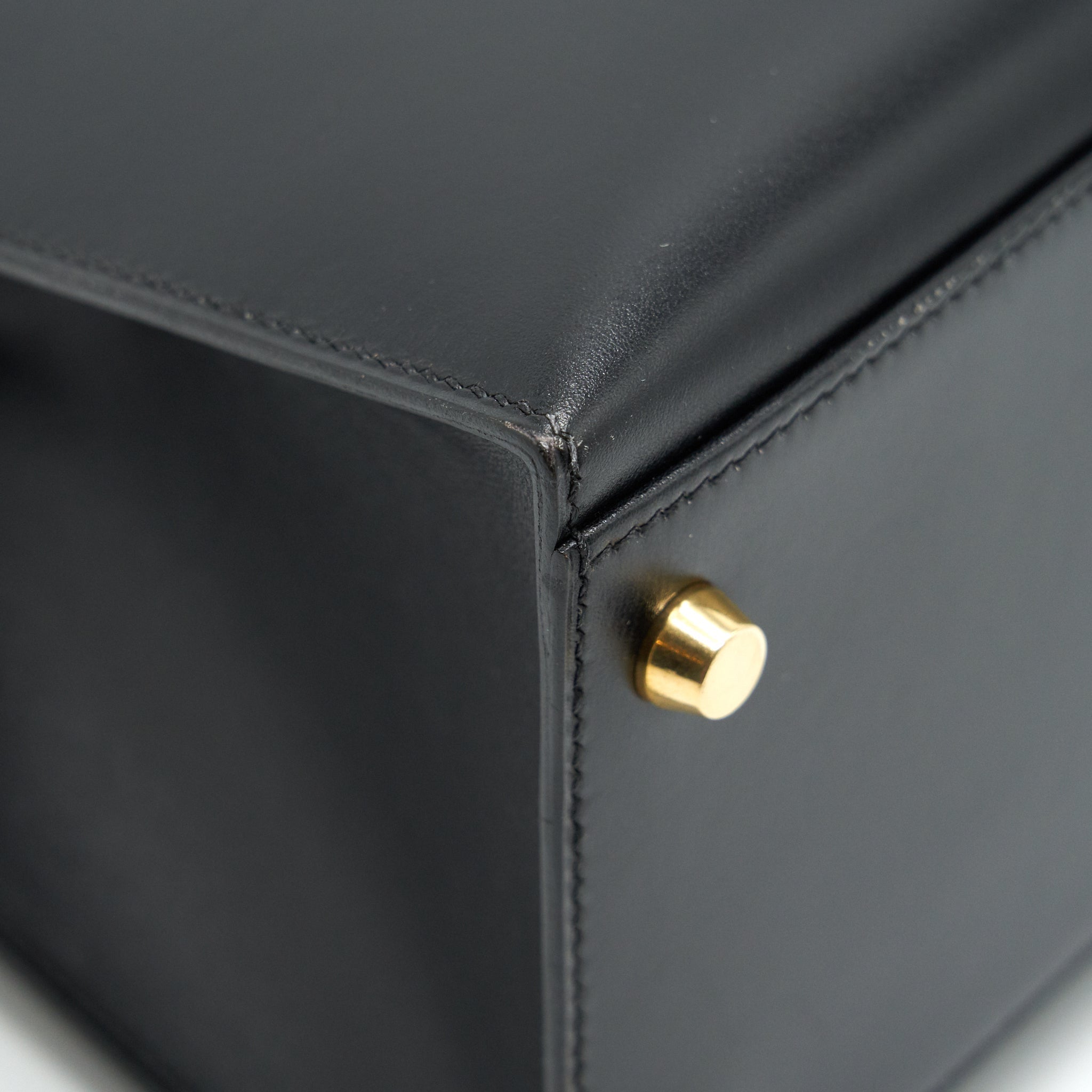 hermes-kelly32-box-leather-black-ghw-stamp-square-c-1