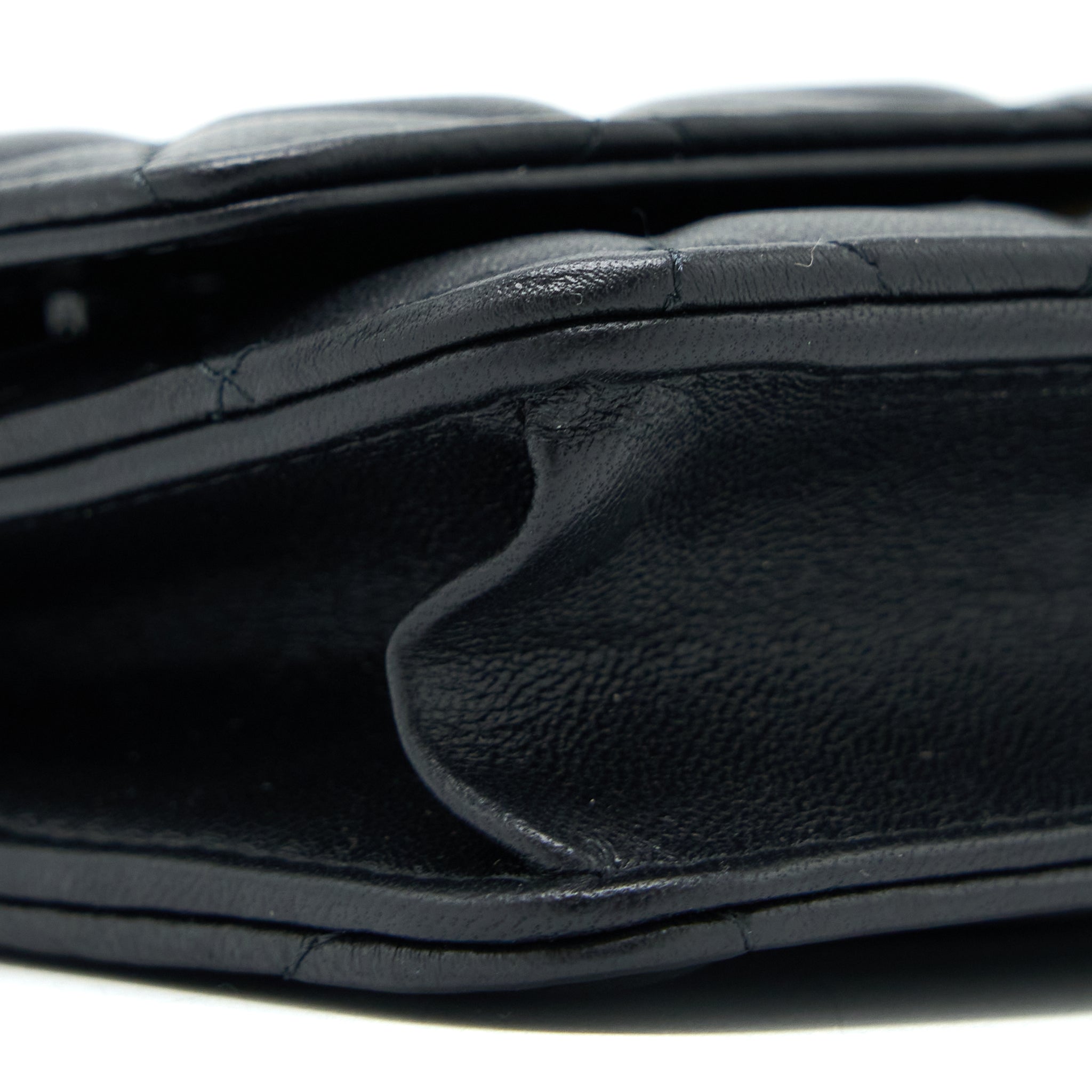 chanel-pearl-crush-wallet-on-chain-lambskin-black-ghw-microchip-5
