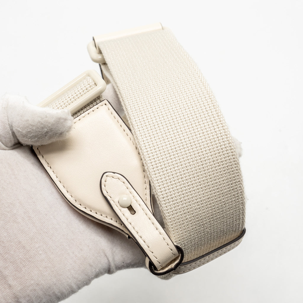 gucci-medium-gg-marmont-shoulder-bag-white-matelasse-chevron-leather-with-white-hardware-copy