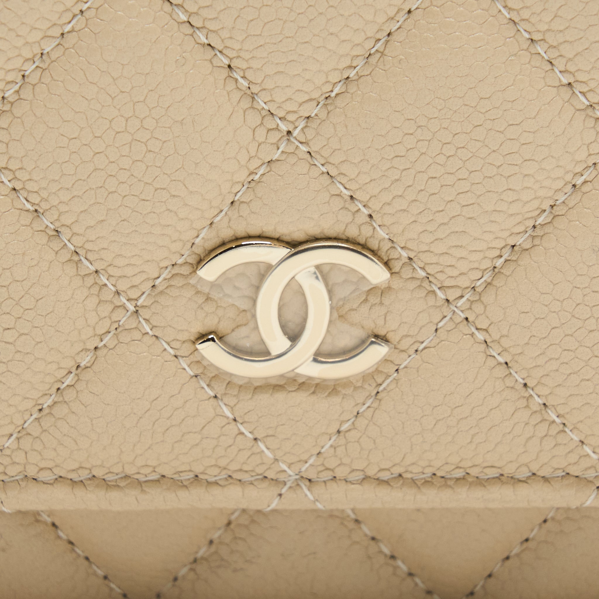 chanel-wallet-on-chain-with-detailed-chain-caviar-beige-lghw-microchip
