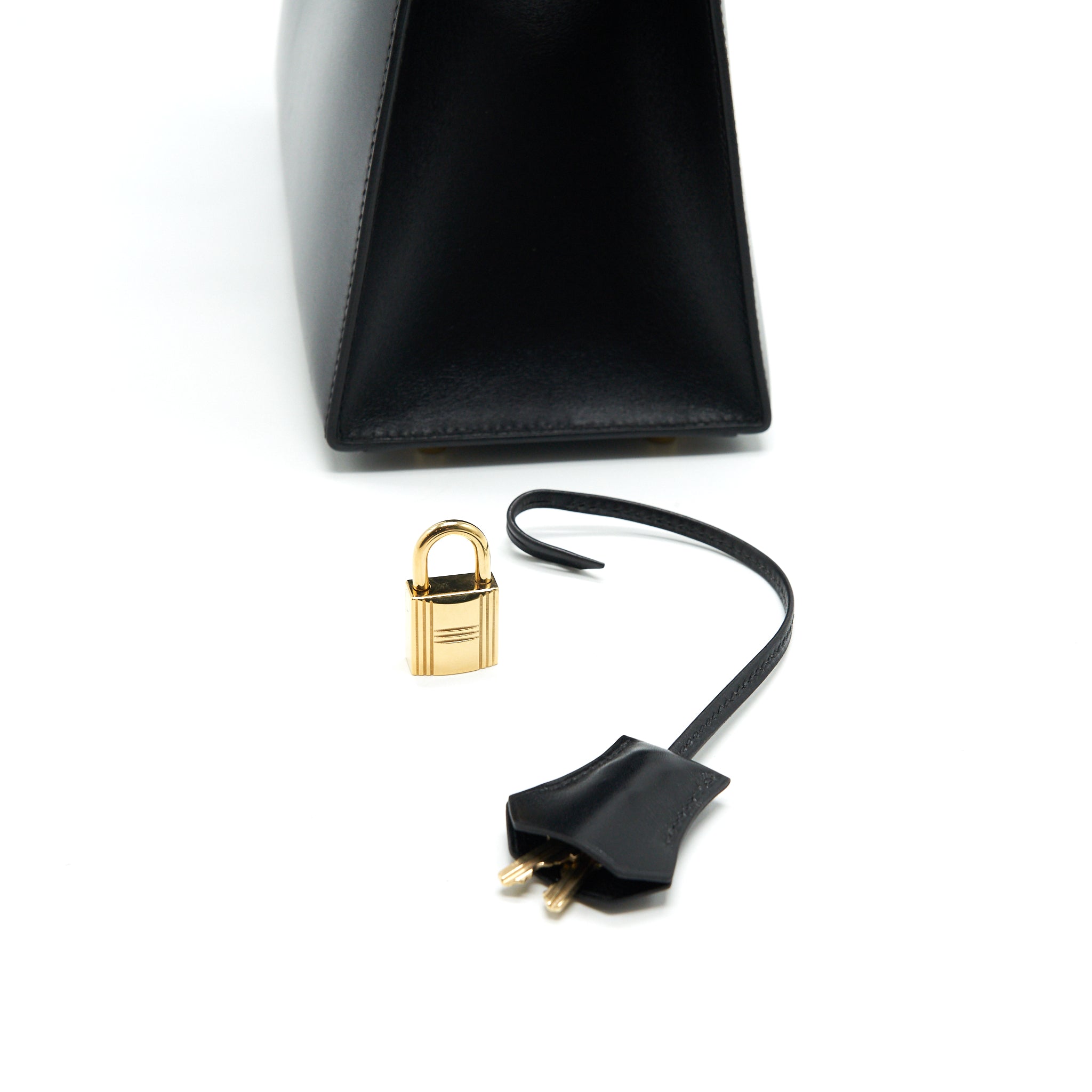 hermes-kelly32-box-leather-black-ghw-stamp-square-c-1