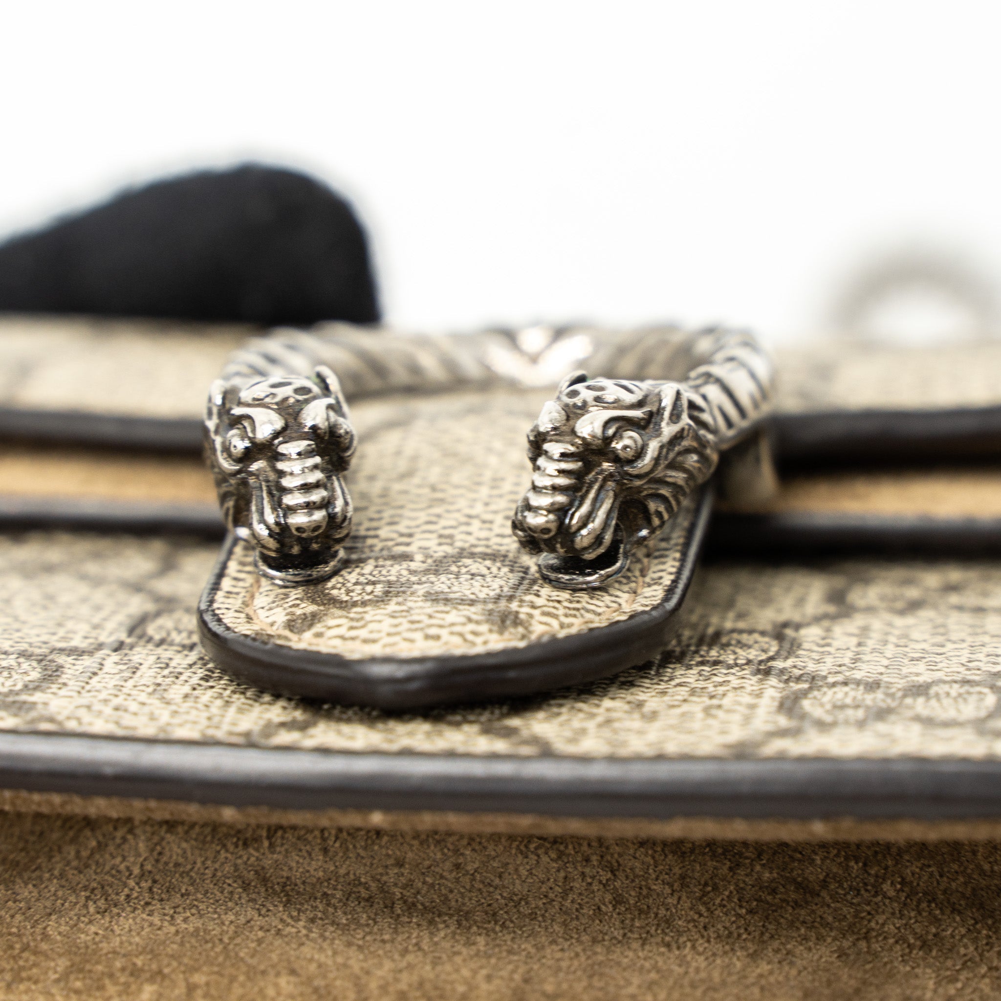 gucci-dionysus-super-mini-bag-gg-supreme-beige-shw
