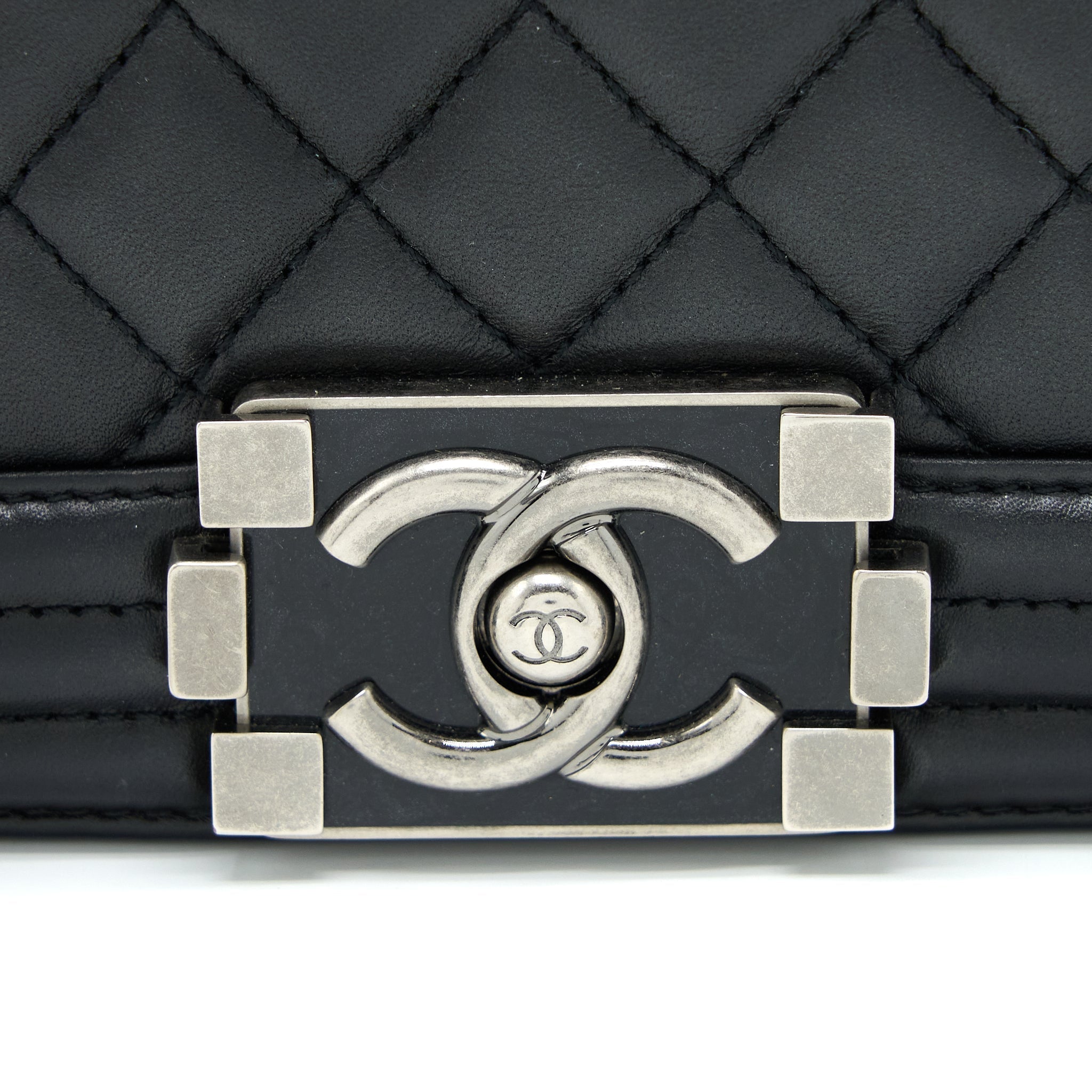 chanel-medium-boy-bag-lambskin-black-ruthenium-enamel-shw