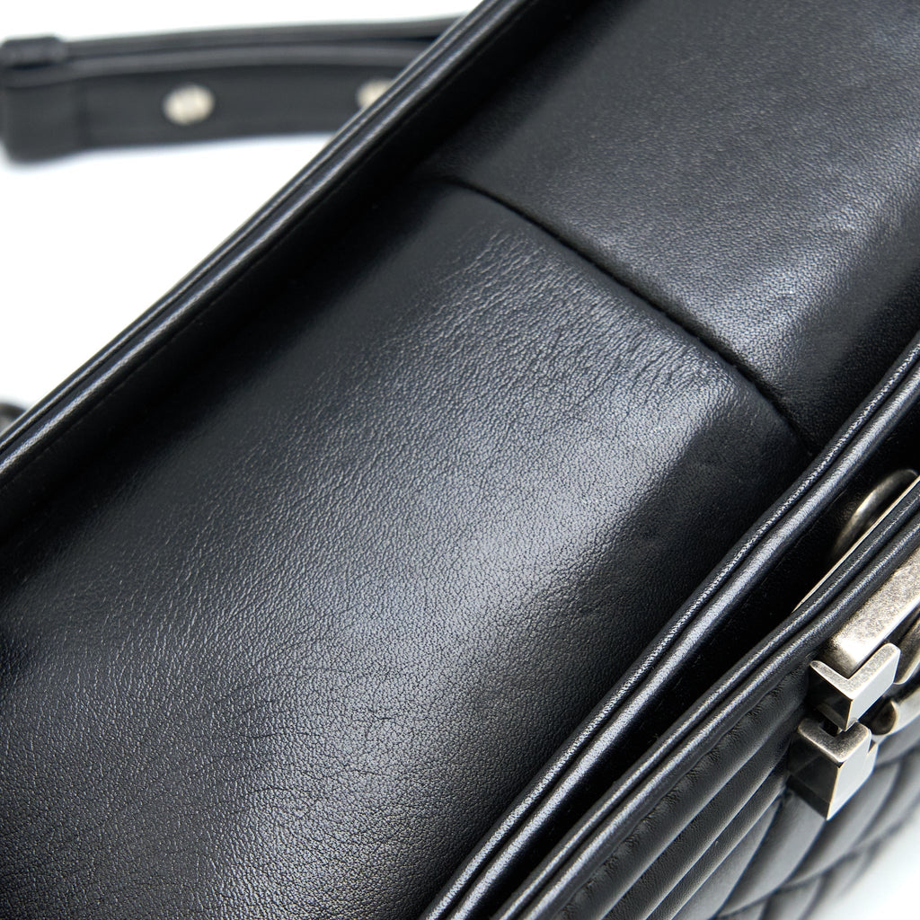 chanel-medium-boy-bag-lambskin-black-ruthenium-enamel-shw