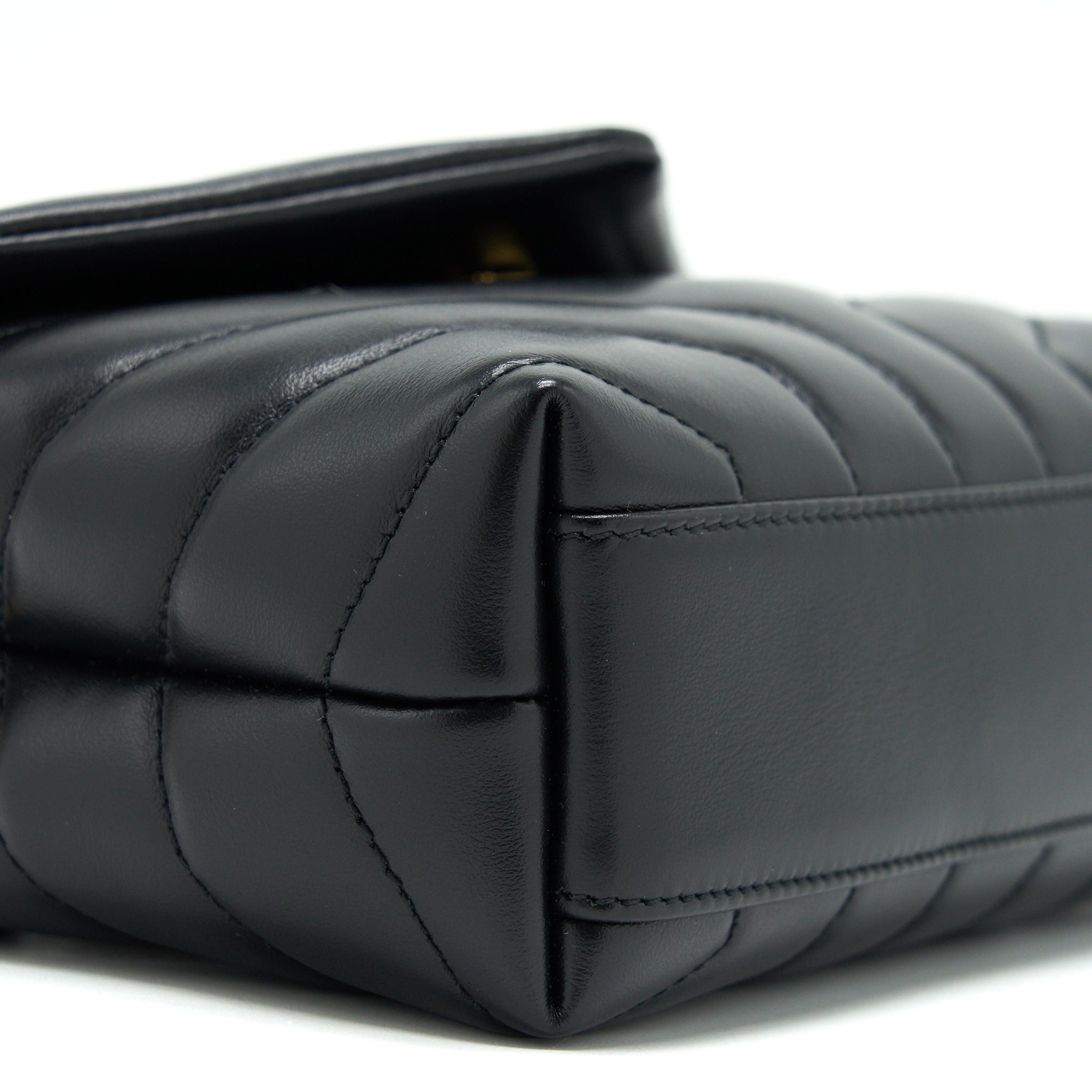 saint-laurent-toy-lou-lou-in-black-ghw