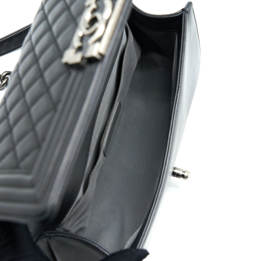 chanel-medium-boy-bag-lambskin-black-ruthenium-enamel-shw