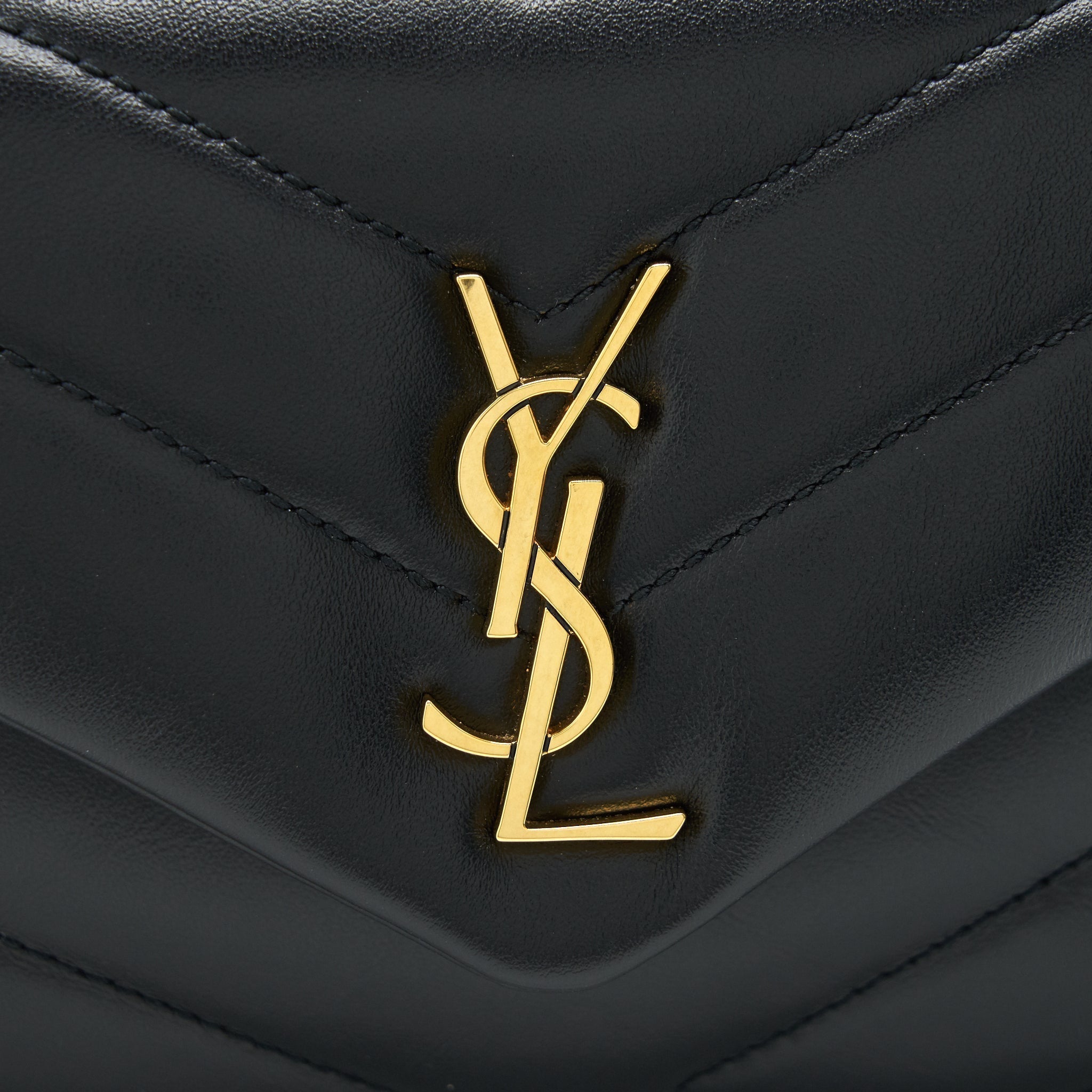 saint-laurent-toy-lou-lou-in-black-ghw