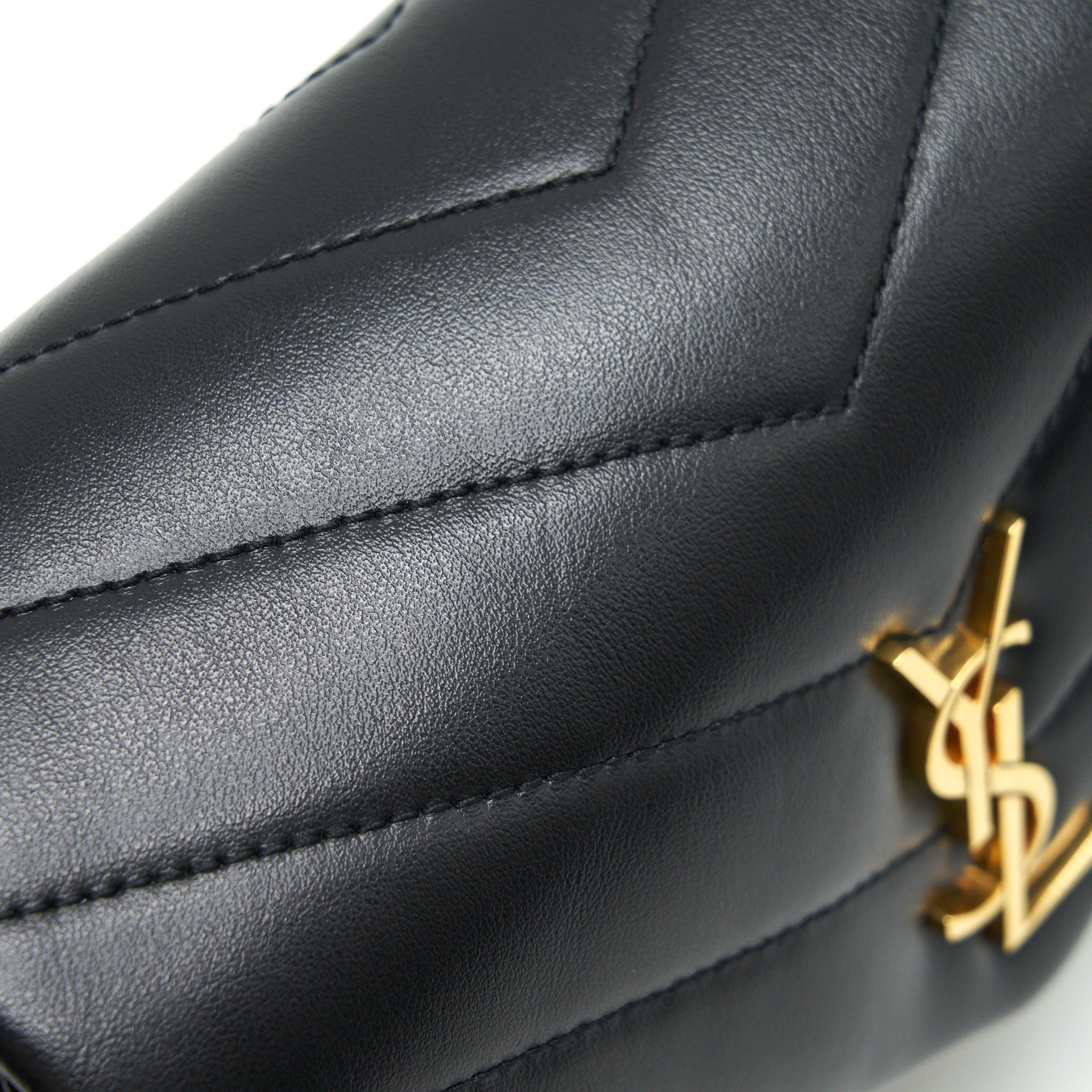 saint-laurent-toy-lou-lou-in-black-ghw