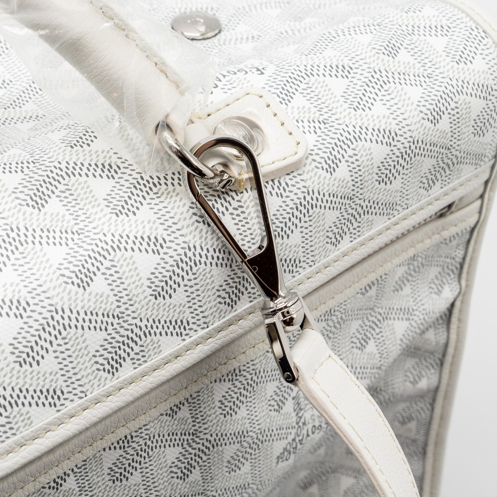 goyard-saint-leger-backpack-goyardine-canvas-white-shw