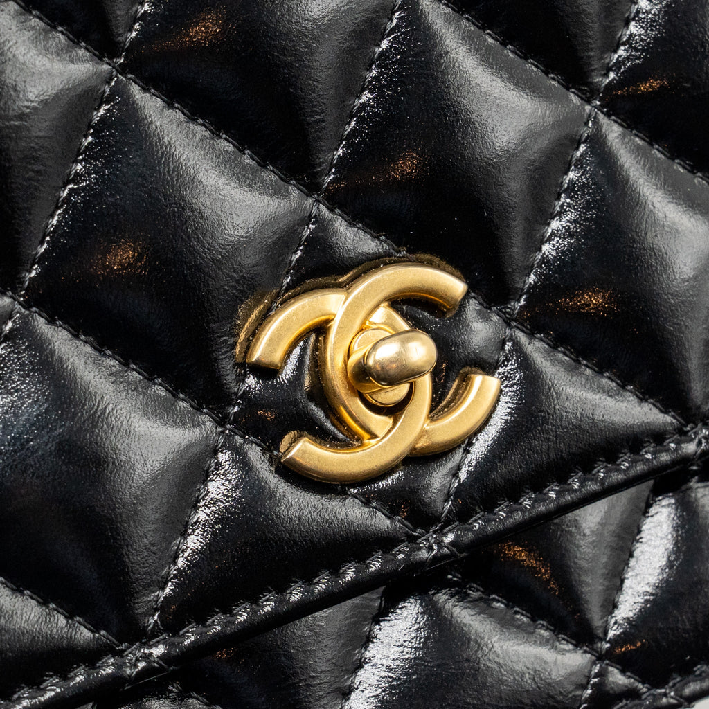 chanel-24a-detailed-chain-wallet-on-chain-shiny-calfskin-black-ghw-microchip