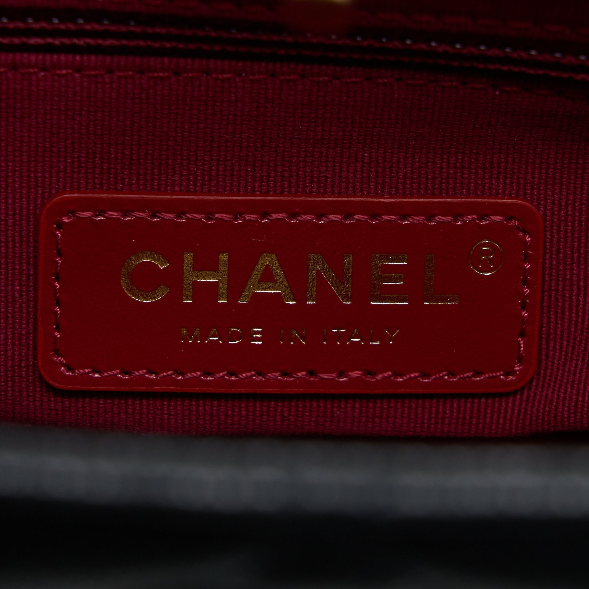 chanel-22a-twist-your-button-wallet-on-chain-caviar-black-ghw-microchip-1