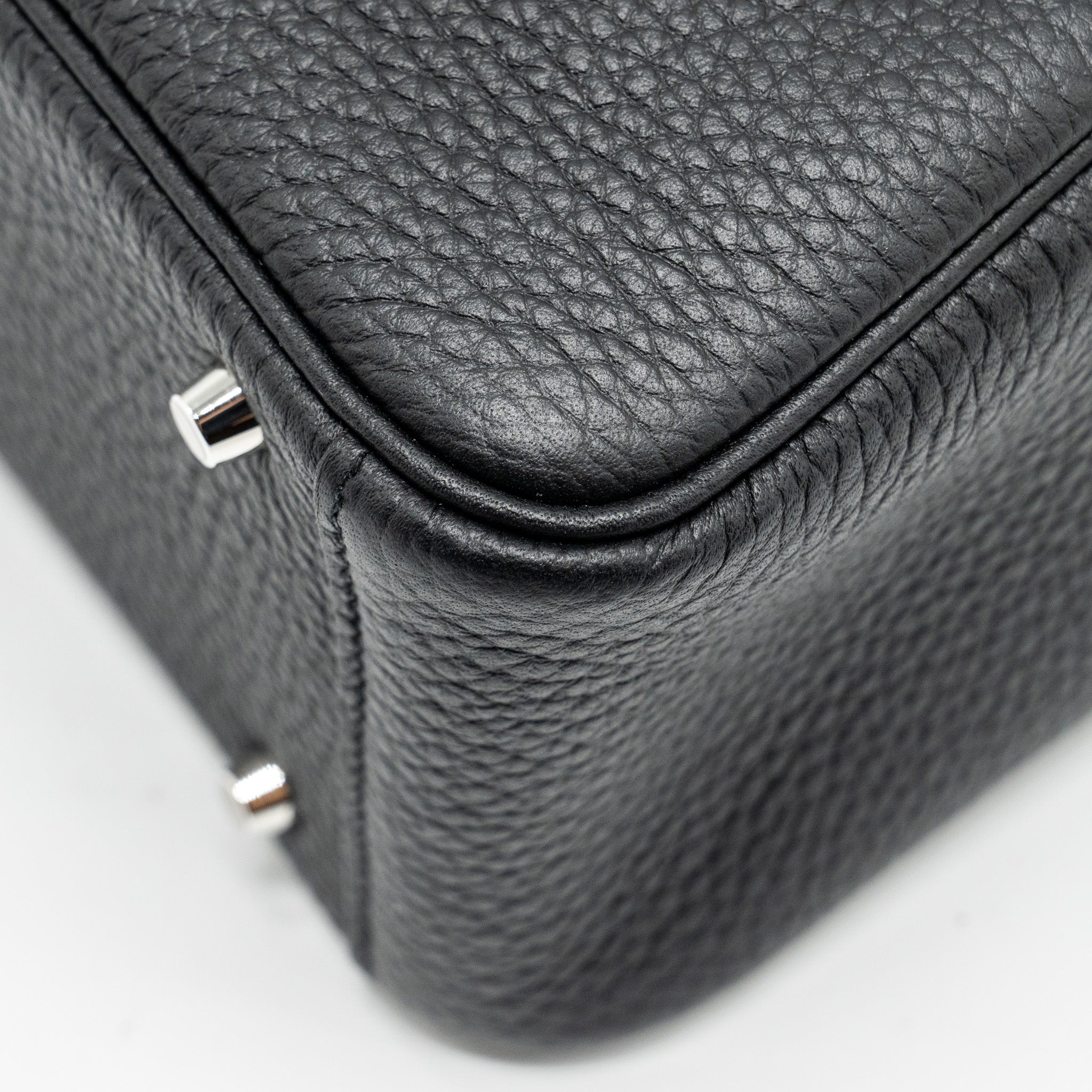 hermes-mini-lindy-clemence-black-shw-stamo-u