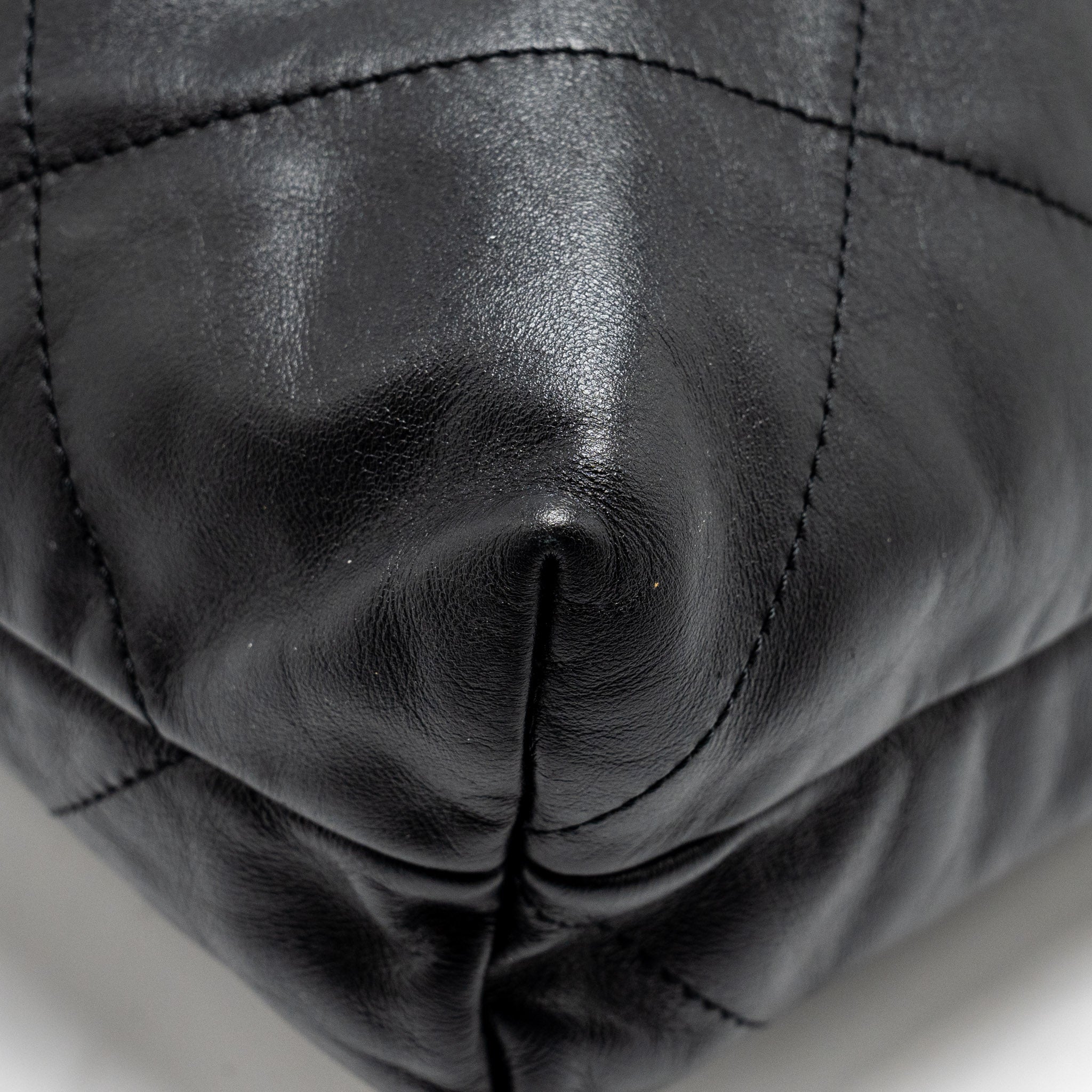 chanel-medium-22-bag-calfskin-black-shw-microchip