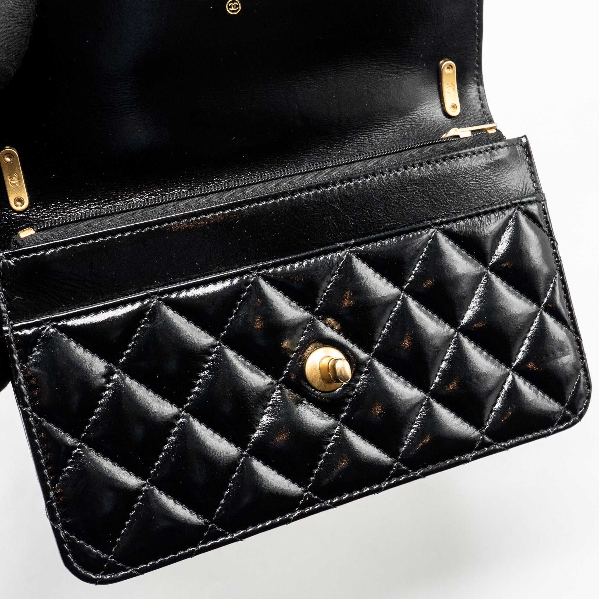 chanel-24a-detailed-chain-wallet-on-chain-shiny-calfskin-black-ghw-microchip