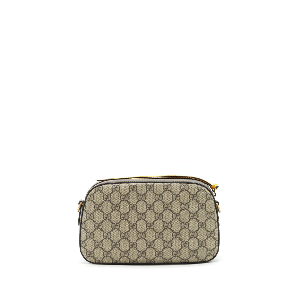 gucci-gg-supreme-camera-crossbody-bag
