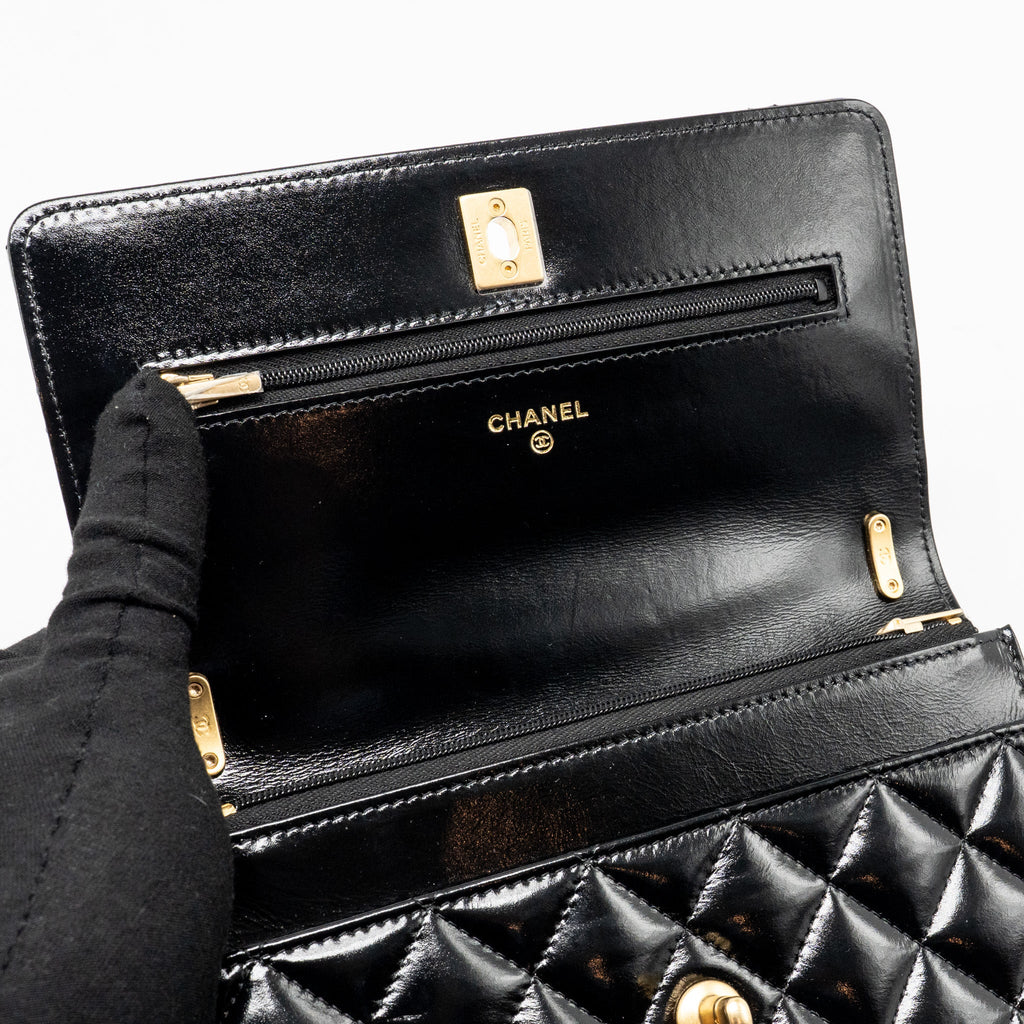 chanel-24a-detailed-chain-wallet-on-chain-shiny-calfskin-black-ghw-microchip