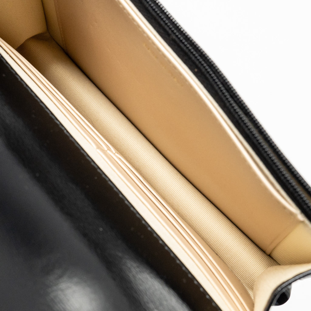 chanel-24a-detailed-chain-wallet-on-chain-shiny-calfskin-black-ghw-microchip