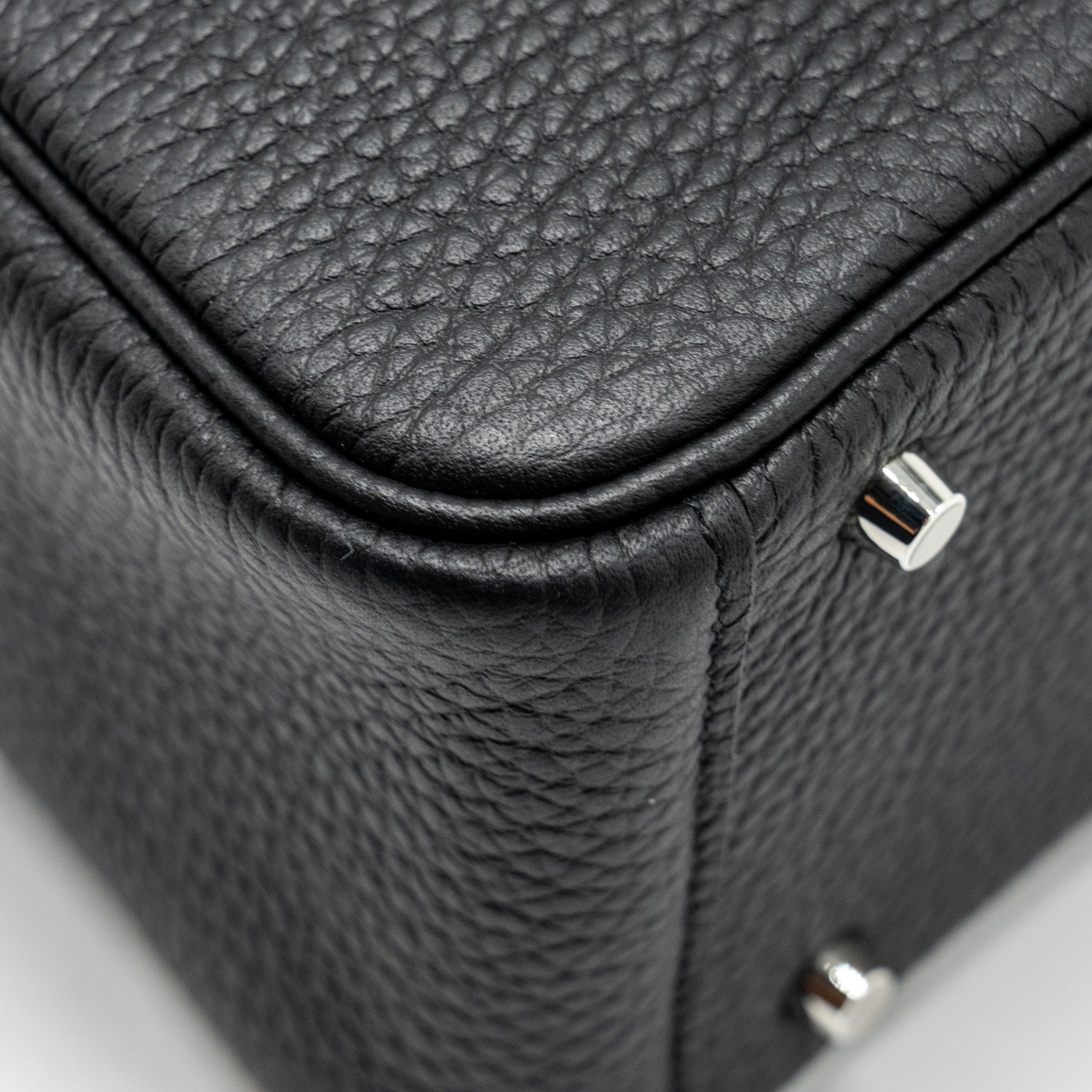 hermes-mini-lindy-clemence-black-shw-stamo-u