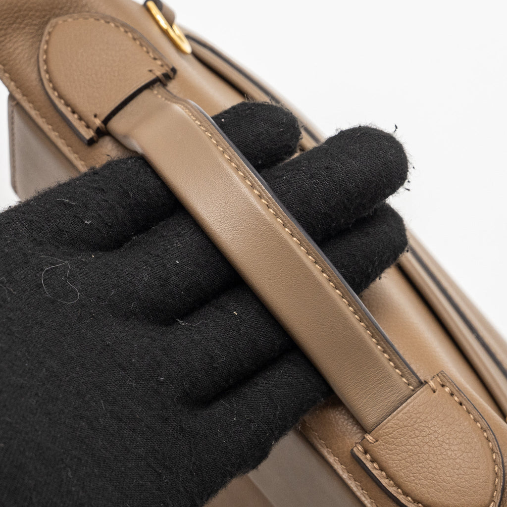 hermes-mini-24-24-2424-21-bag-evercolor-swift-beige-de-weimar-etoupe-ghw-stamp-z