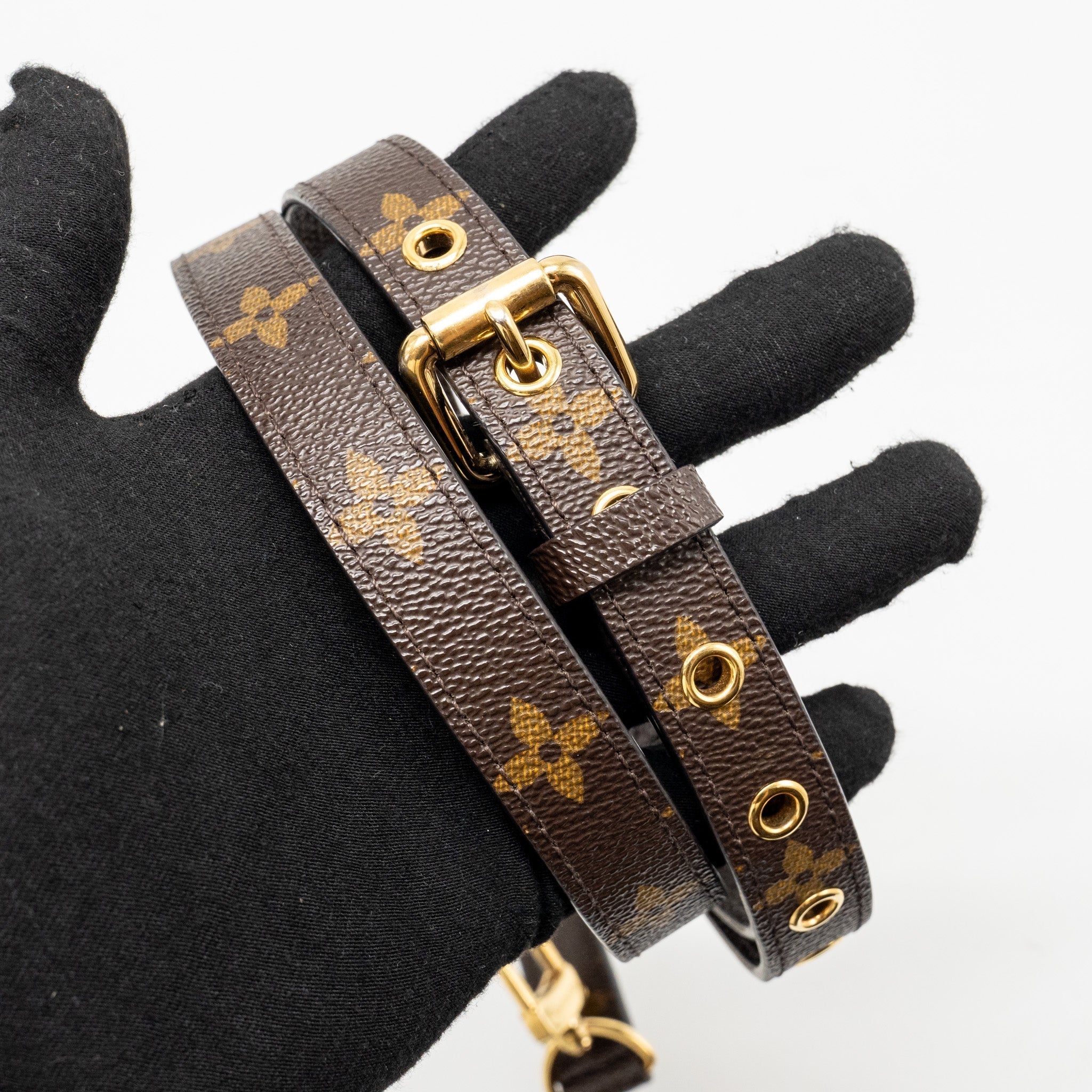 louis-vuitton-pochette-metis-monogram-canvas-ghw-copy-1