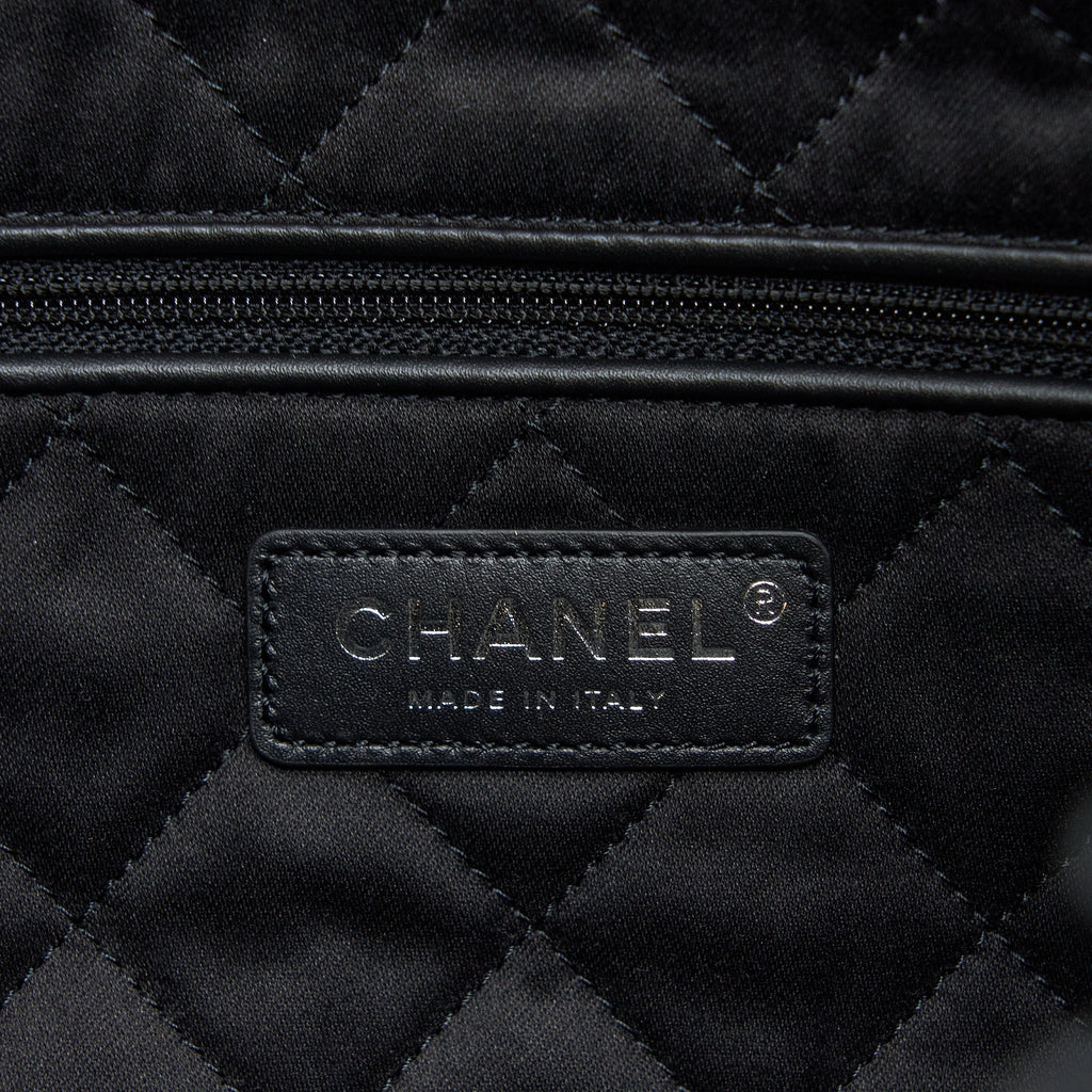 chanel-medium-22-bag-shiny-calfskin-so-black-with-black-hardware-microchip