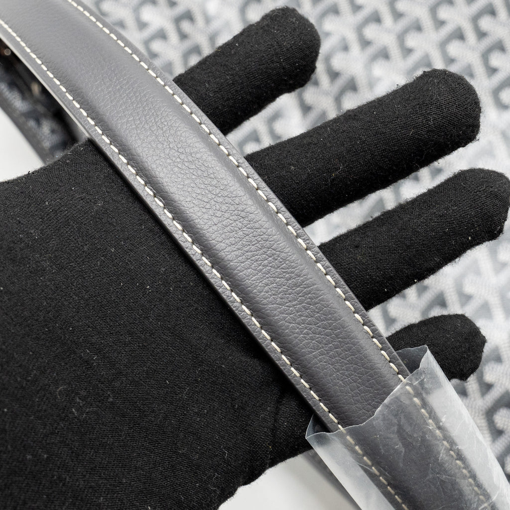goyard-boheme-hobo-bag-pm-goyardine-canvas-gris-shw