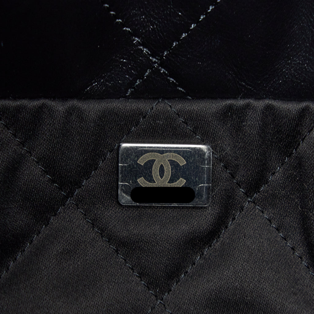 chanel-medium-22-bag-shiny-calfskin-so-black-with-black-hardware-microchip