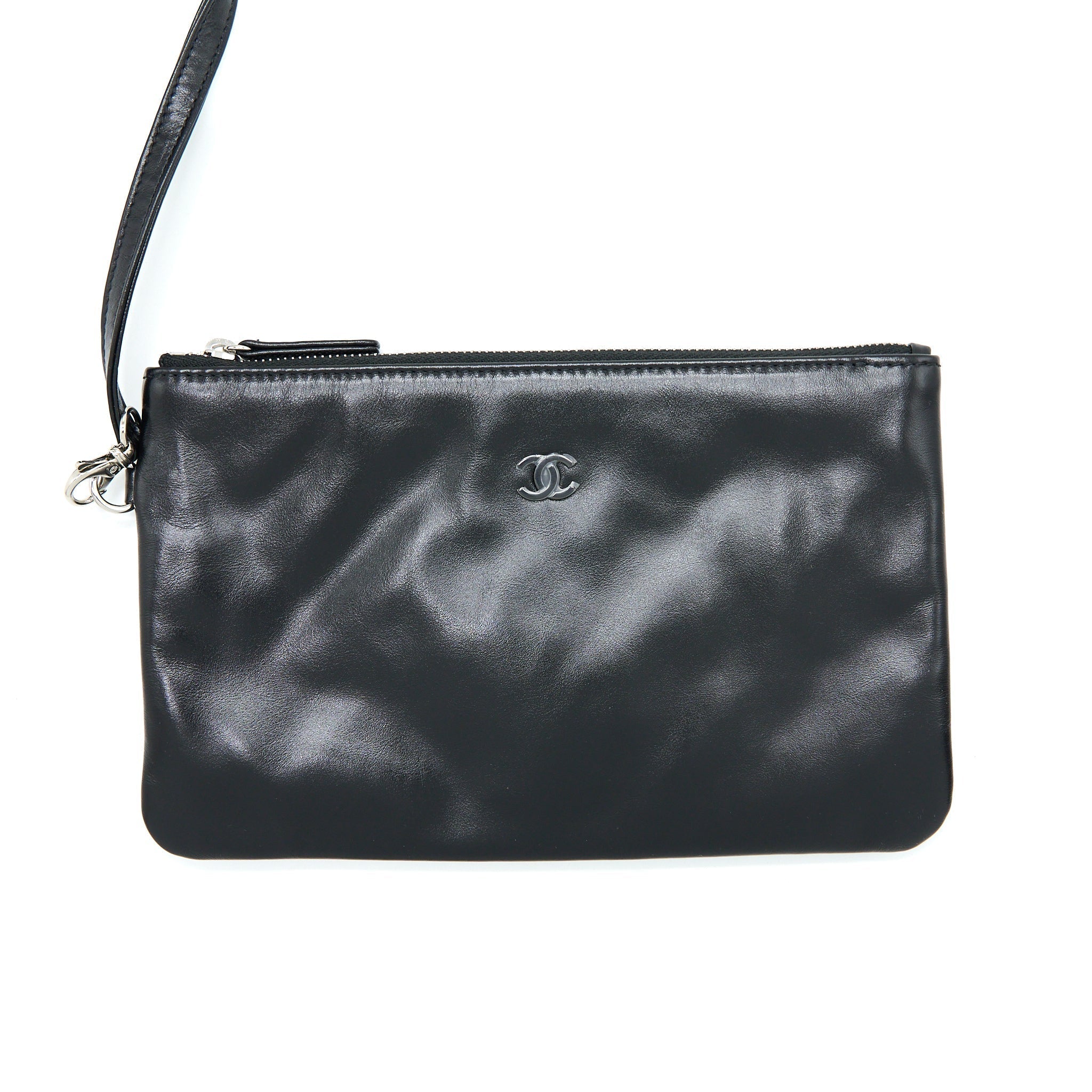 chanel-medium-22-bag-shiny-calfskin-so-black-with-black-hardware-microchip