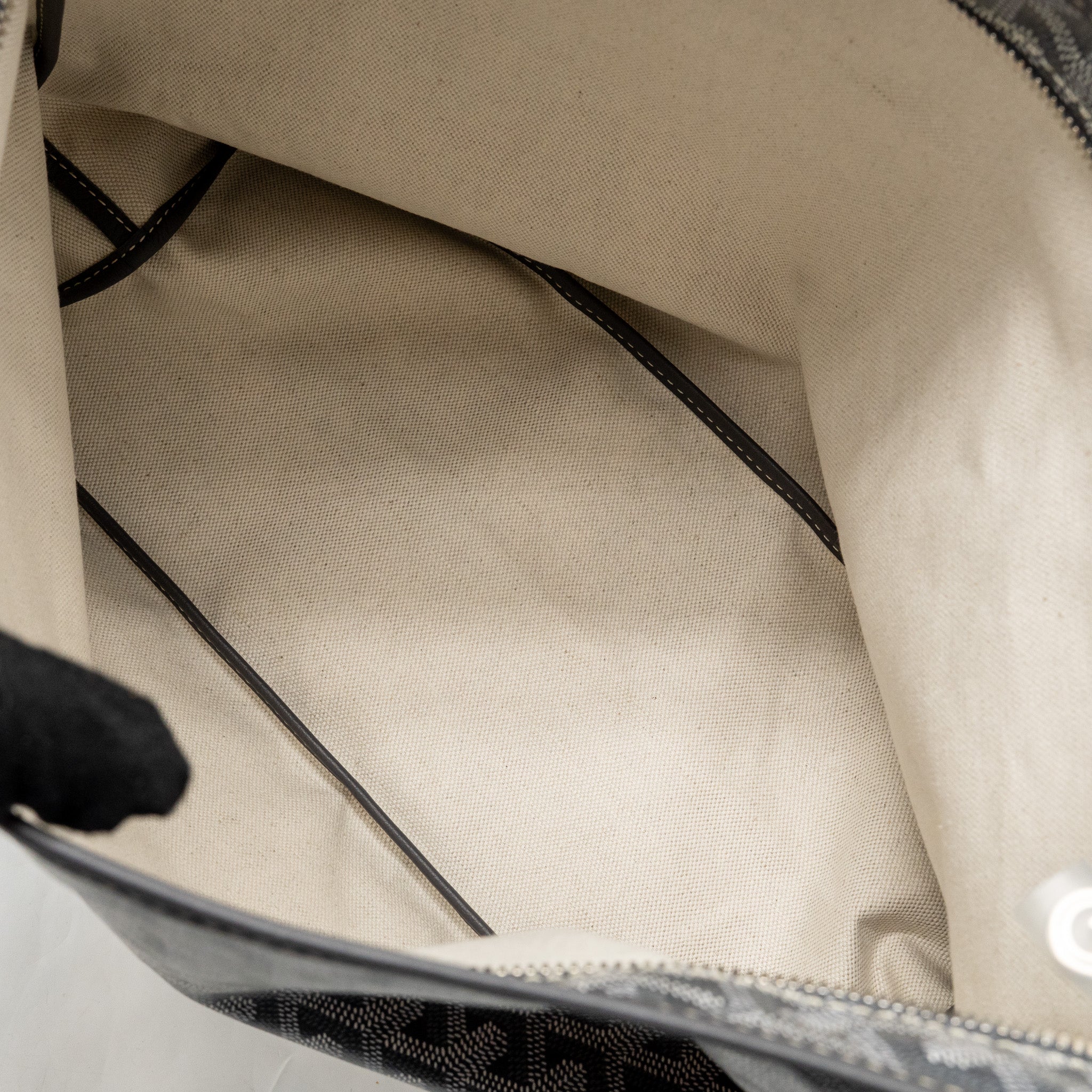 goyard-boheme-hobo-bag-pm-goyardine-canvas-gris-shw