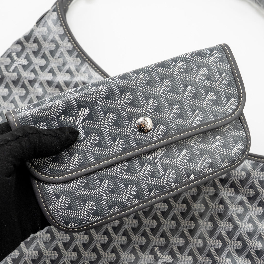 goyard-boheme-hobo-bag-pm-goyardine-canvas-gris-shw
