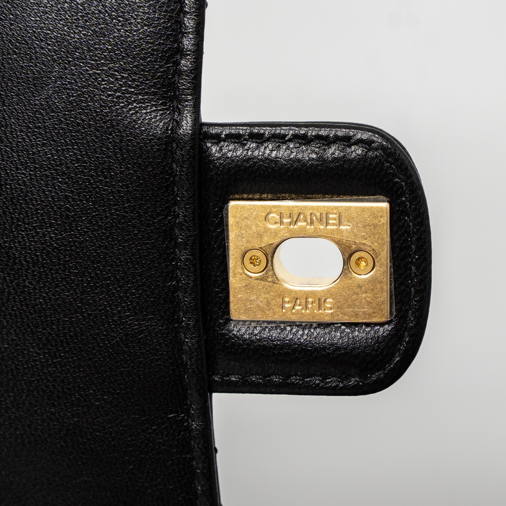 chanel-22k-retro-new-classic-square-mini-flap-bag-goatskin-black-brushed-ghw-microchip