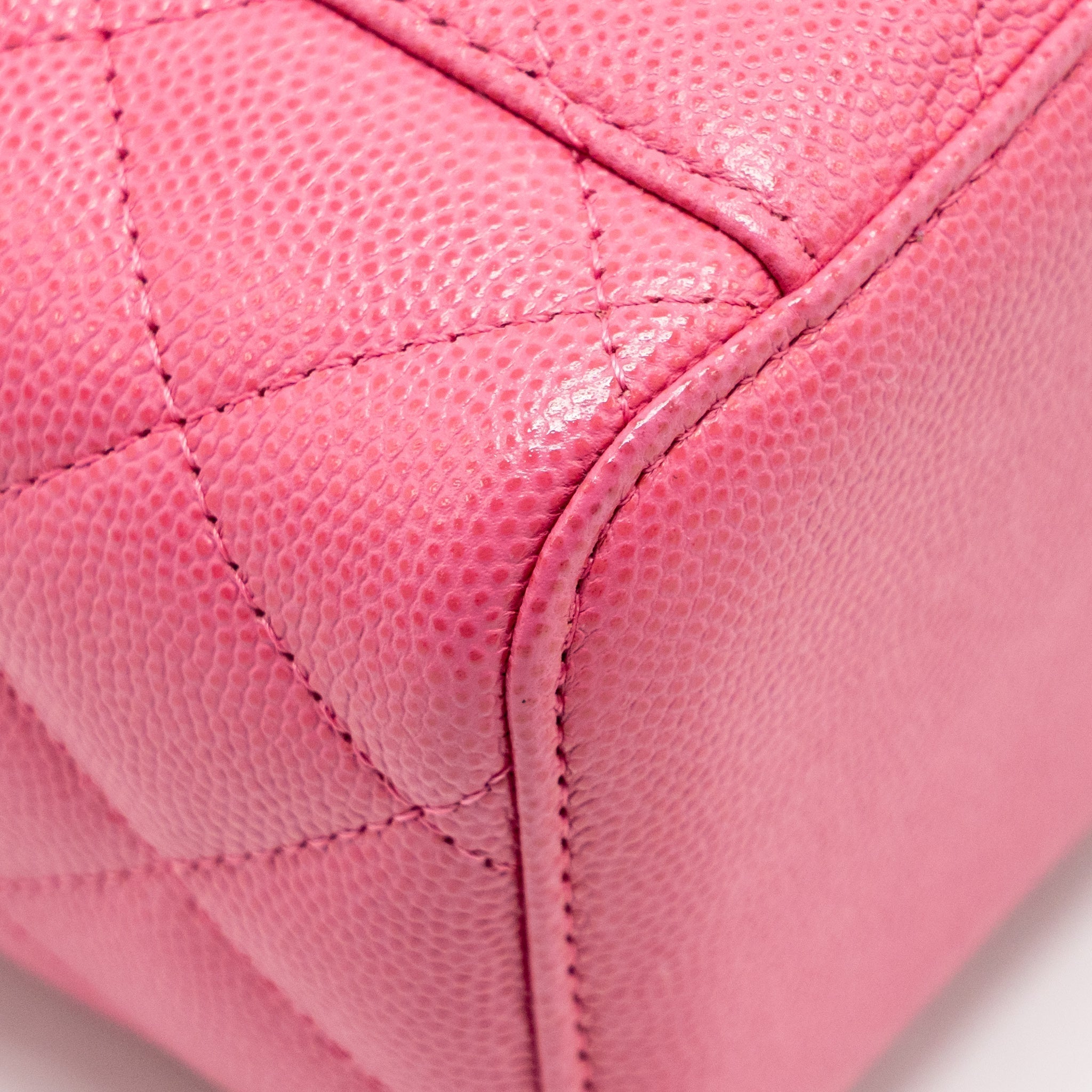 chanel-long-vanity-case-with-chain-caviar-hot-pink-lghw