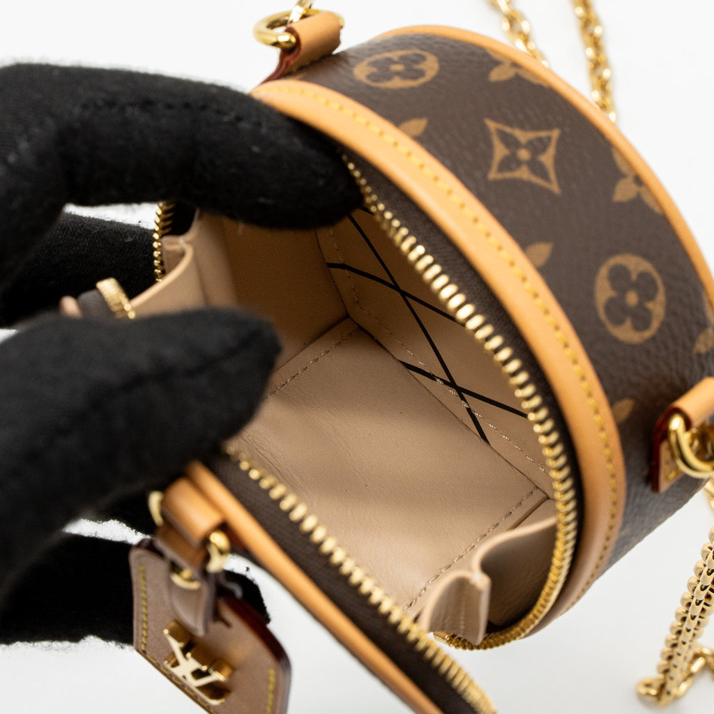 louis-vuitton-boite-chapeau-mini-chain-bag-monogram-canvas-ghw