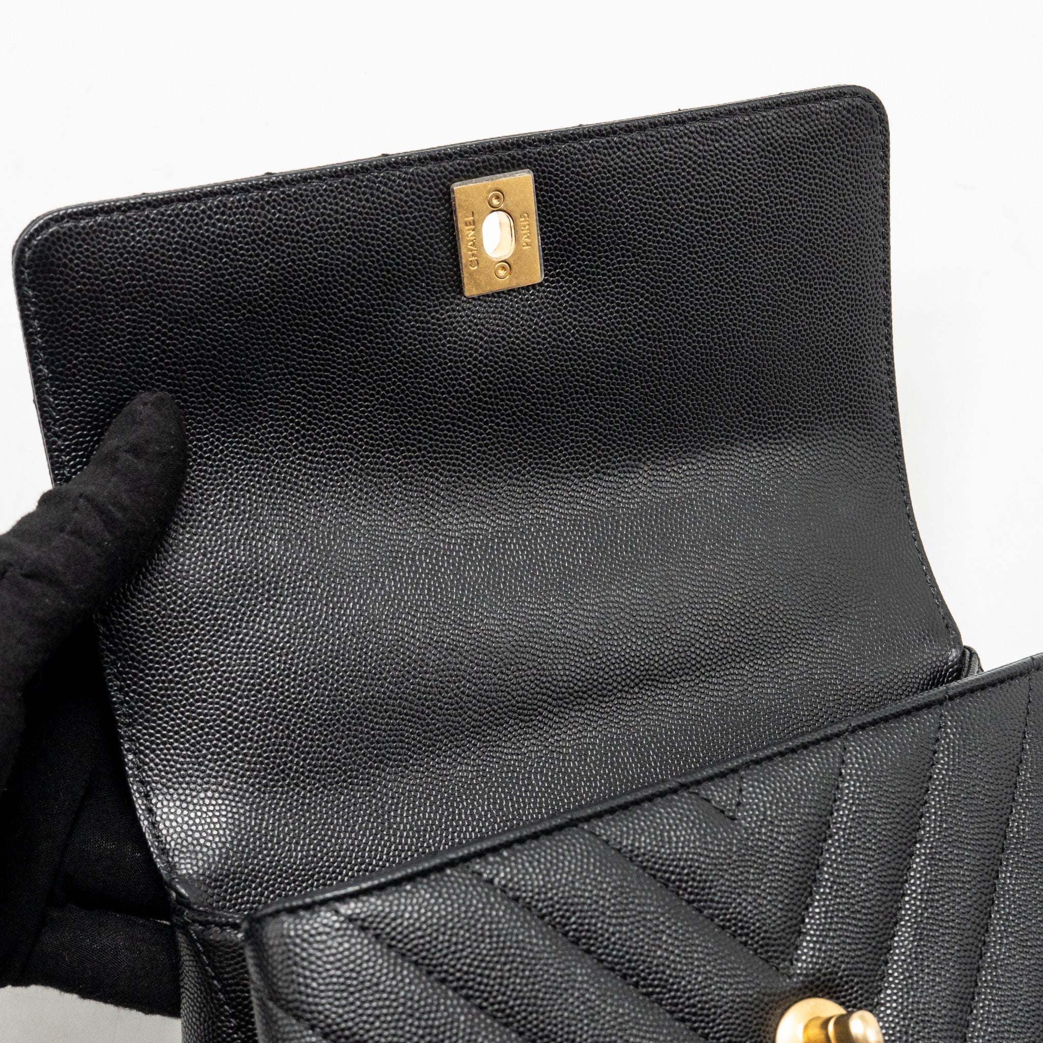 chanel-small-coco-handle-with-lizard-embossed-handle-chevron-caviar-black-ghw