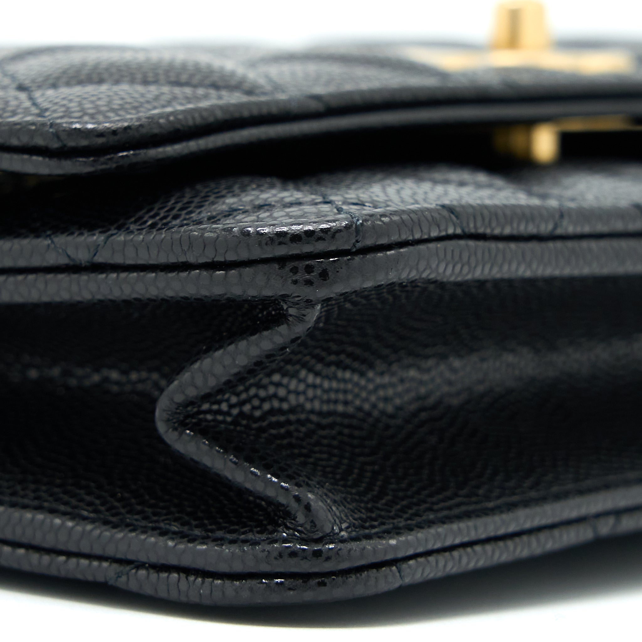 chanel-22a-twist-your-button-wallet-on-chain-caviar-black-ghw-microchip