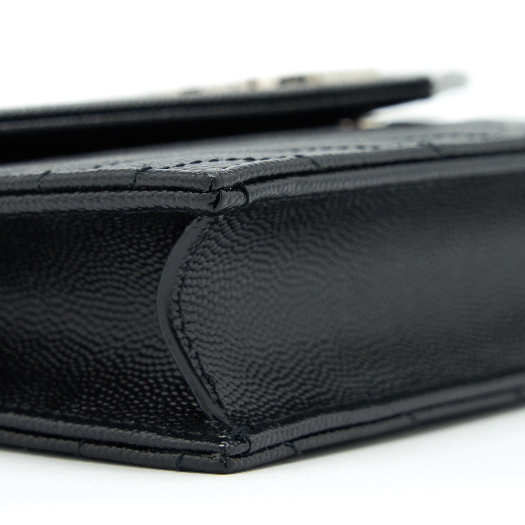 saint-laurent-ysl-cassandra-matelasse-envelope-chain-wallet-grained-calfskin-black-shw