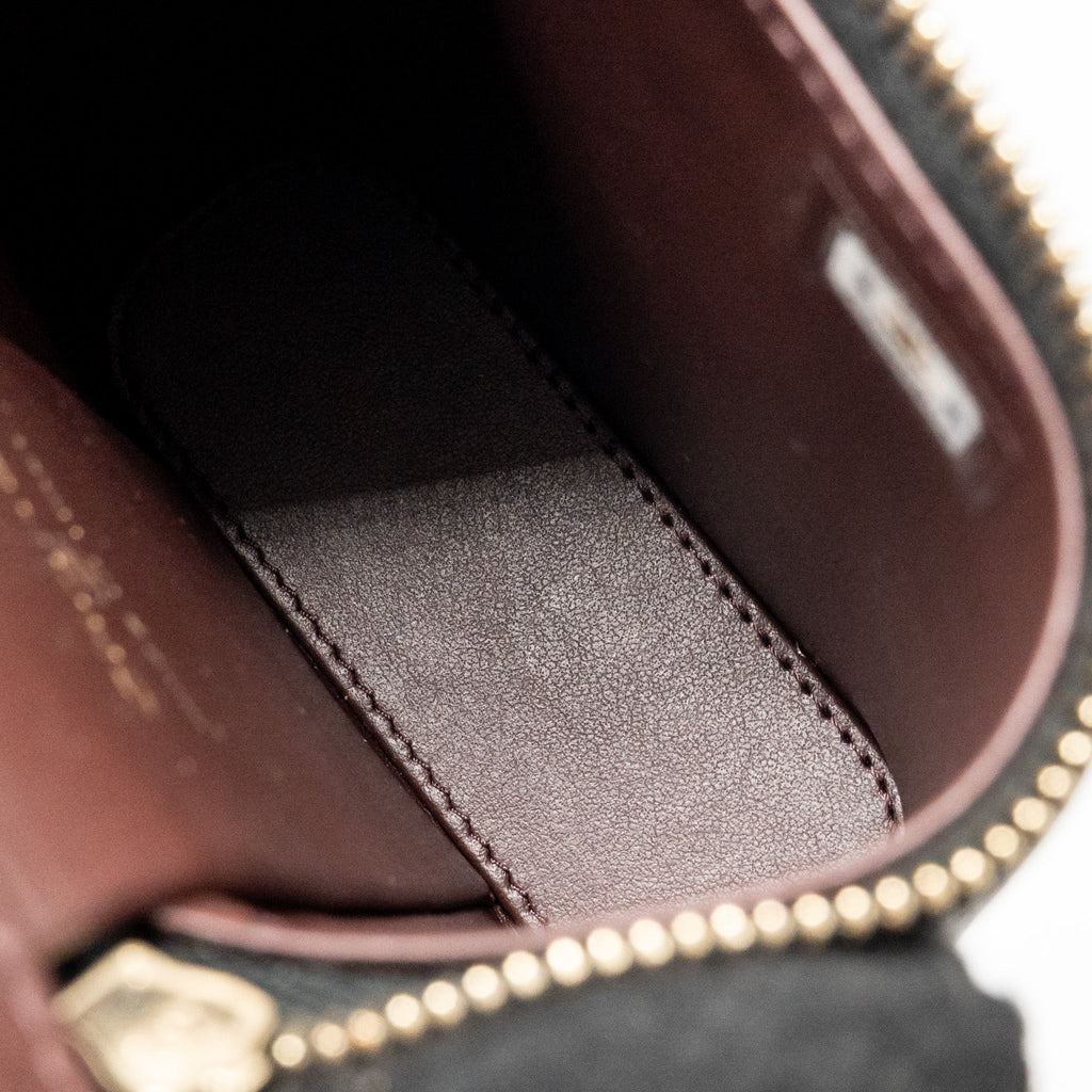 chanel-mini-vanity-case-with-chain-caviar-black-lghwmicrochip