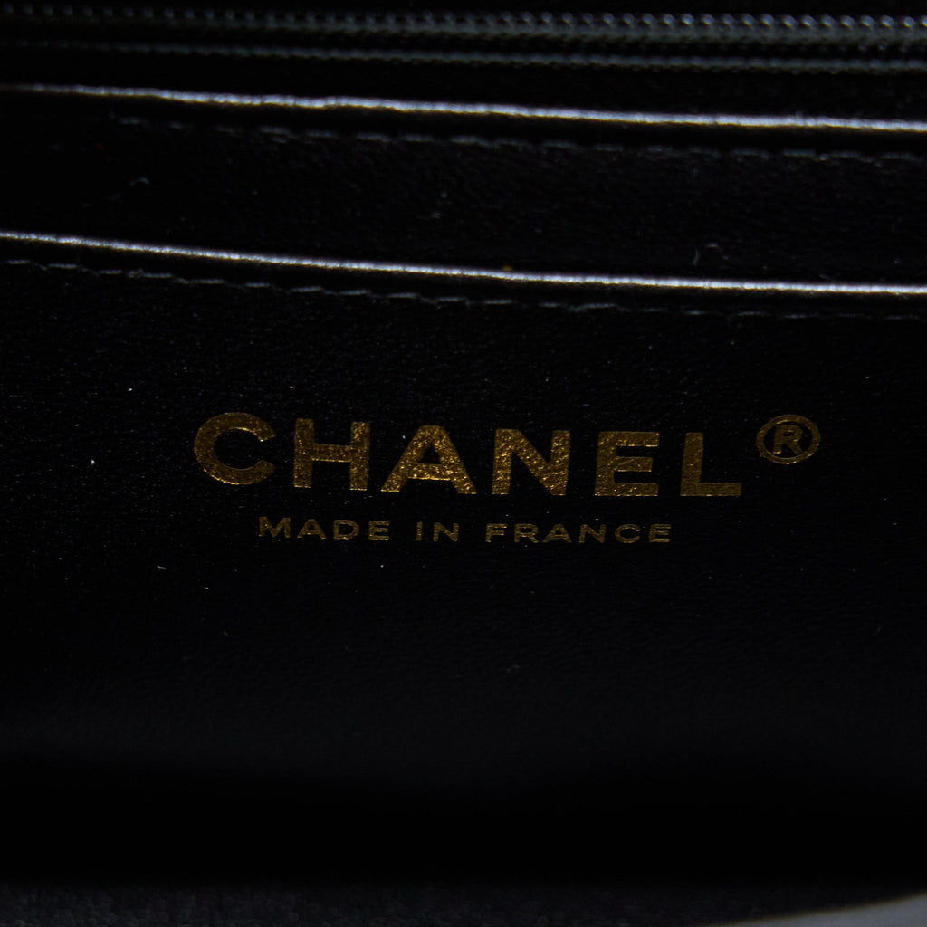 chanel-22a-top-handle-mini-rectangular-flap-bag-lambskin-black-ghw-microchip-1