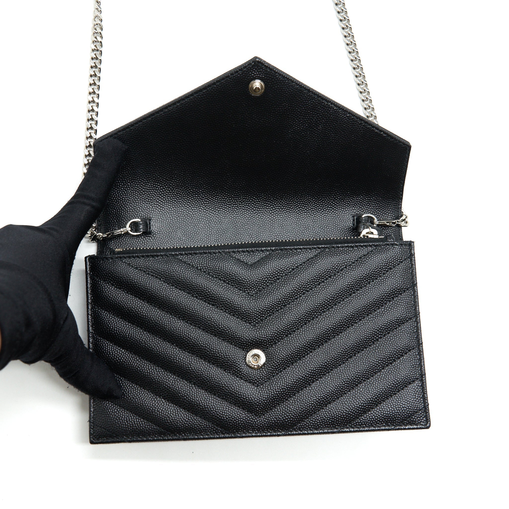 saint-laurent-ysl-cassandra-matelasse-envelope-chain-wallet-grained-calfskin-black-shw