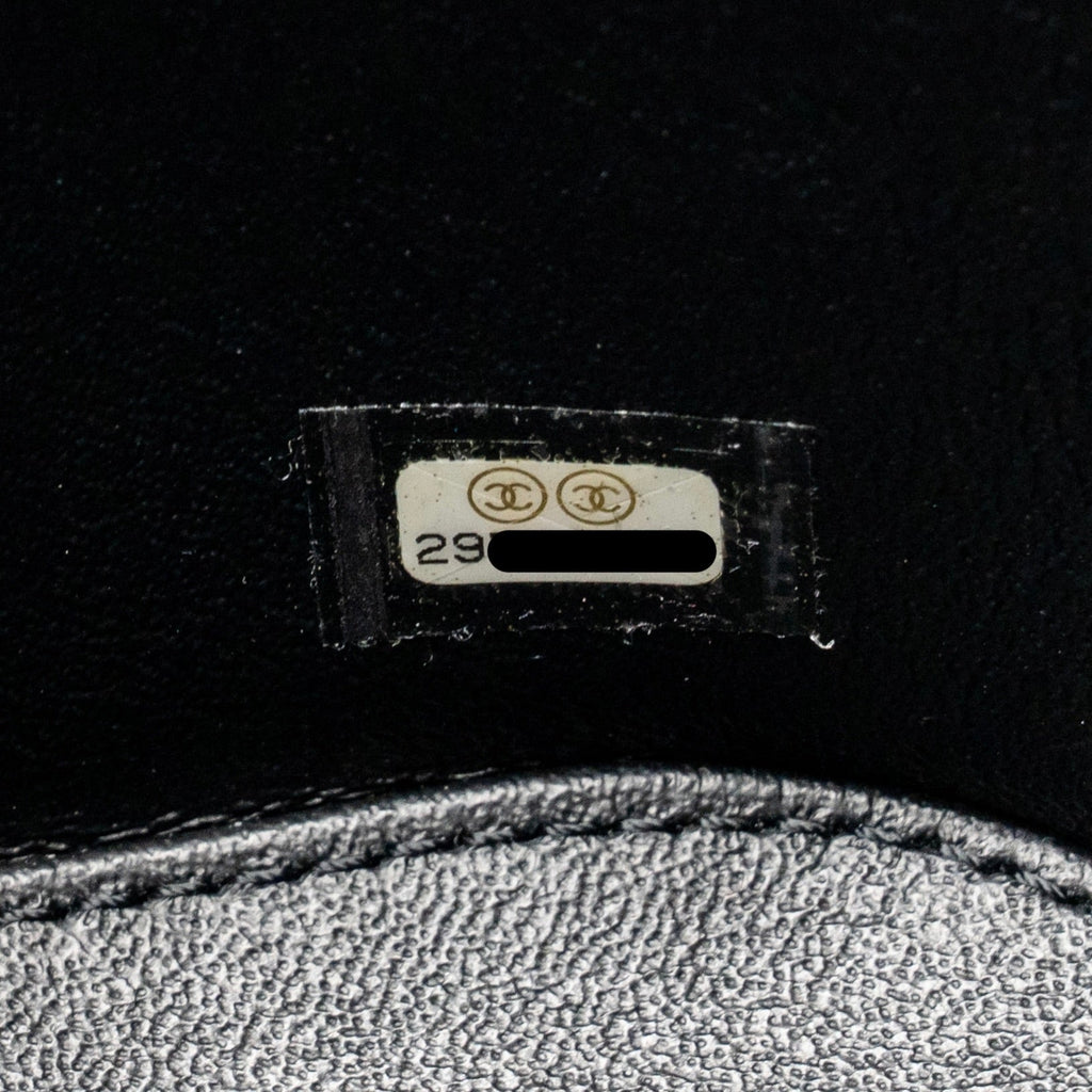 chanel-trendy-cc-round-vanity-case-crossbody-bag-lambskin-black-lghw-1