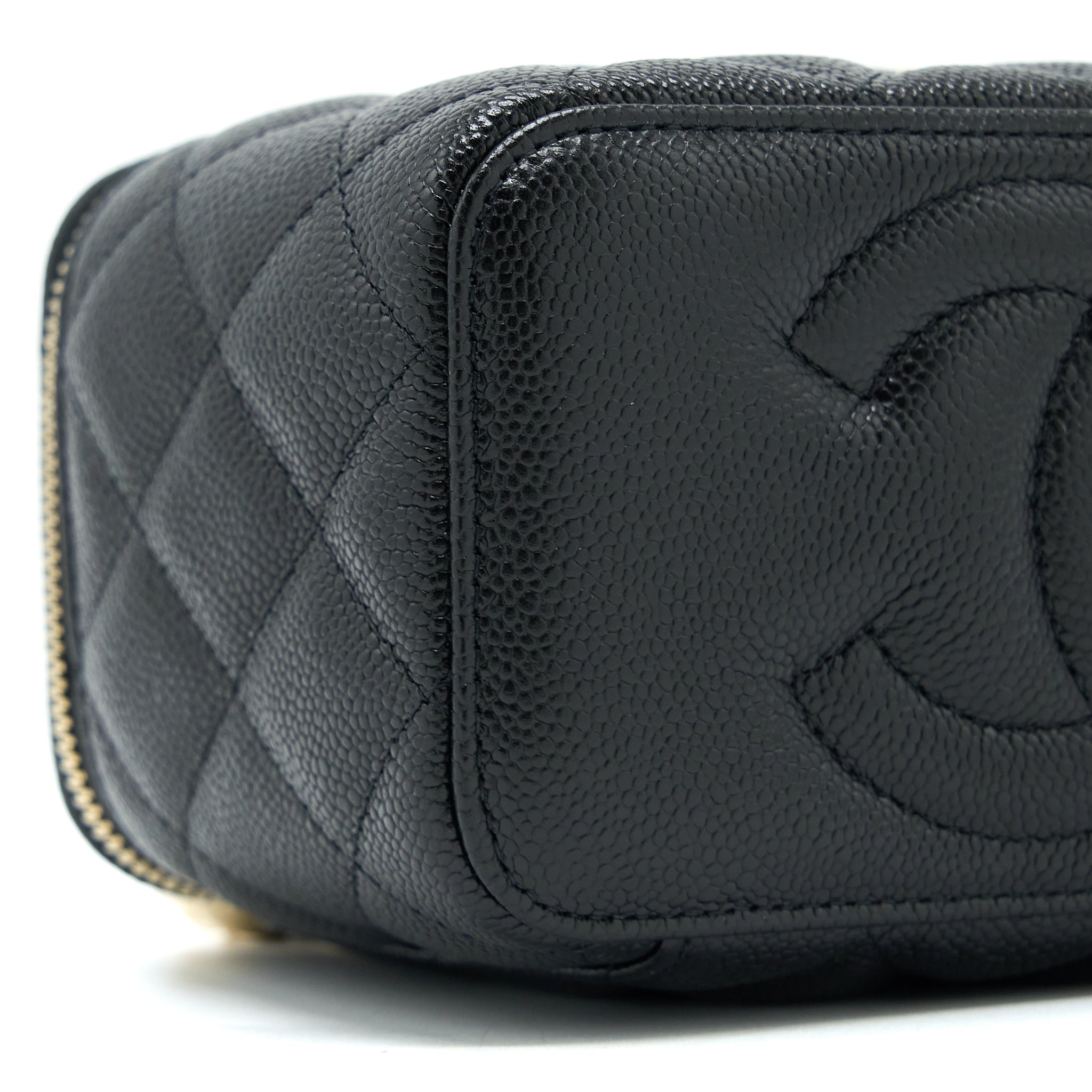 chanel-23p-coco-love-long-vanity-caviar-black-brushed-ghw-microchip