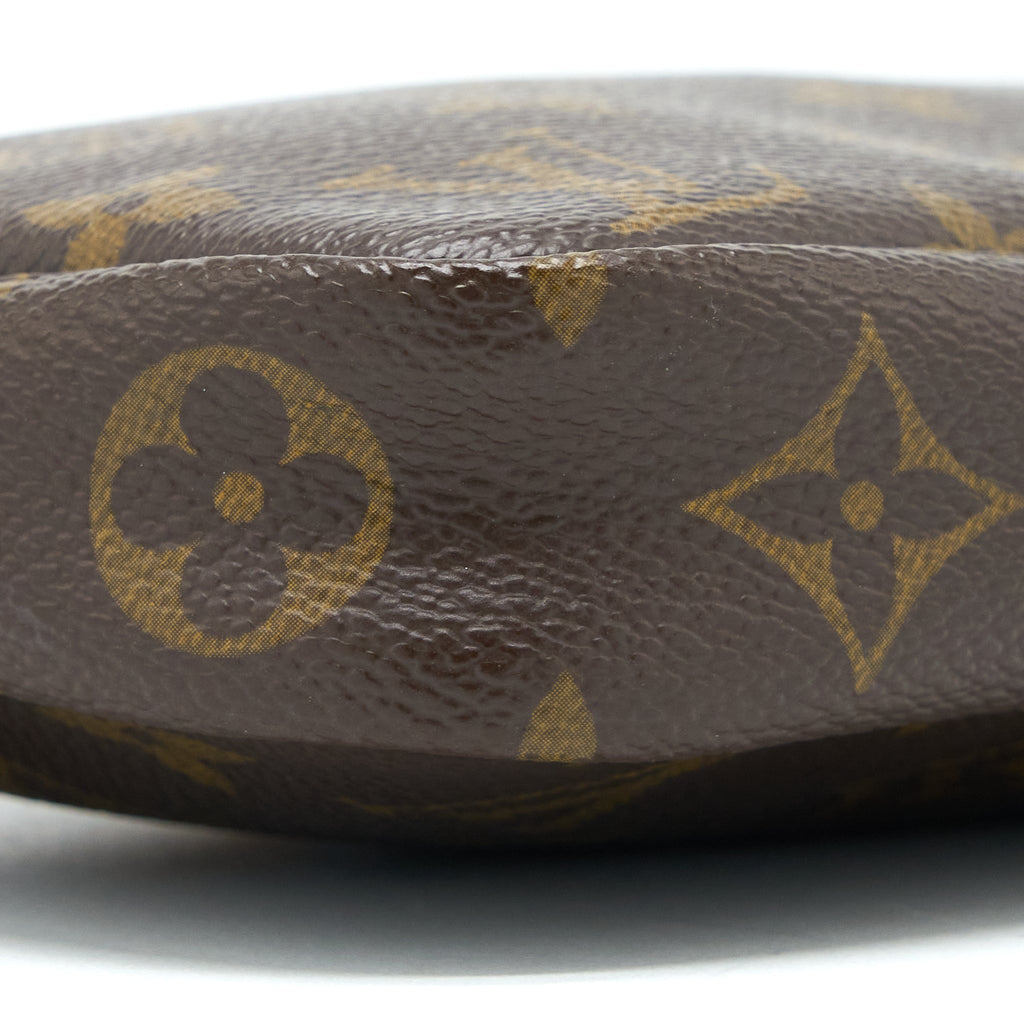 louis-vuitton-pochette-accessories-monogram-canvas-5