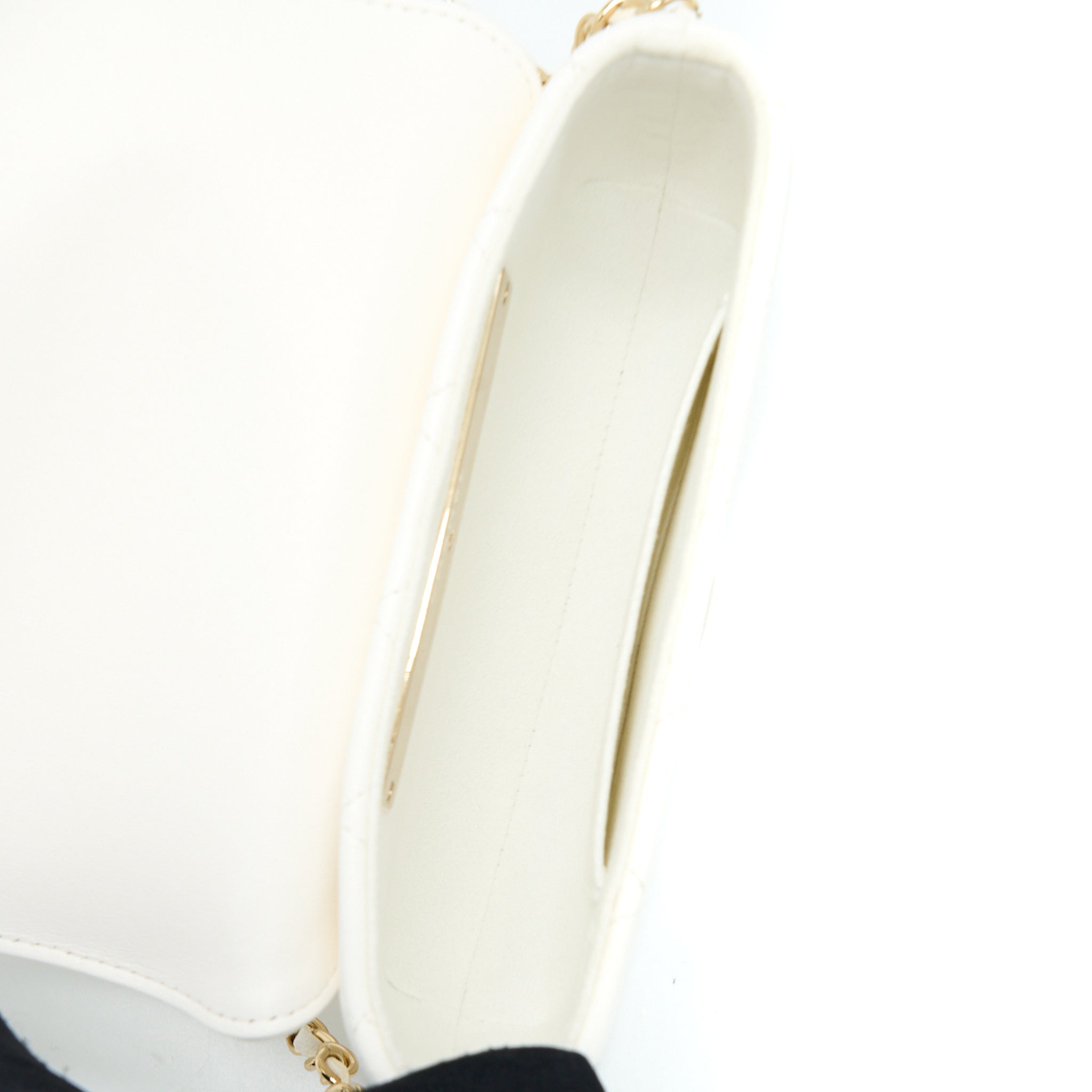 chanel-rectangular-mini-flap-phone-case-bag-quilted-lambskin-white-lghw-microchip