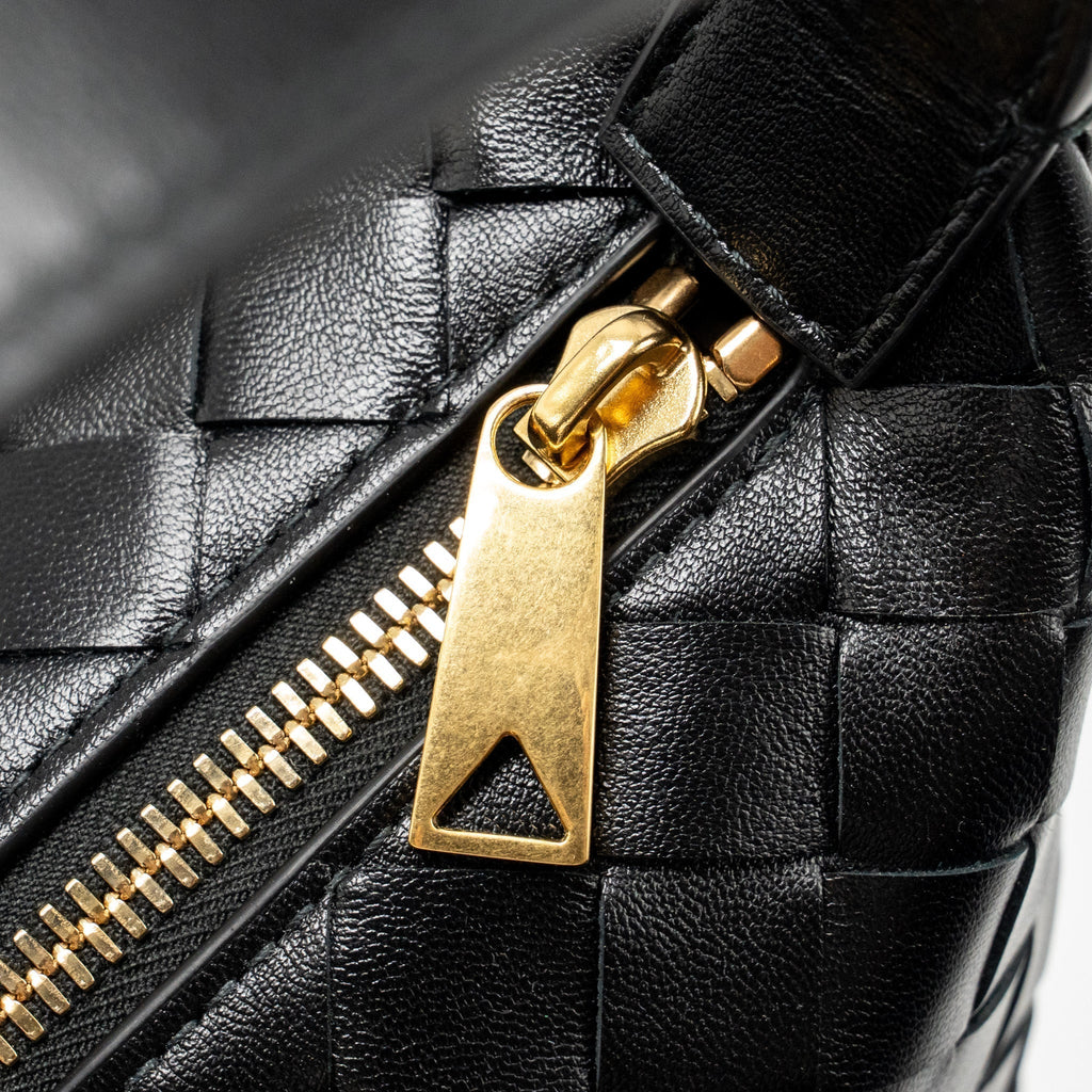 bottega-veneta-mini-wallace-shoulder-bag-calfskin-black-ghw
