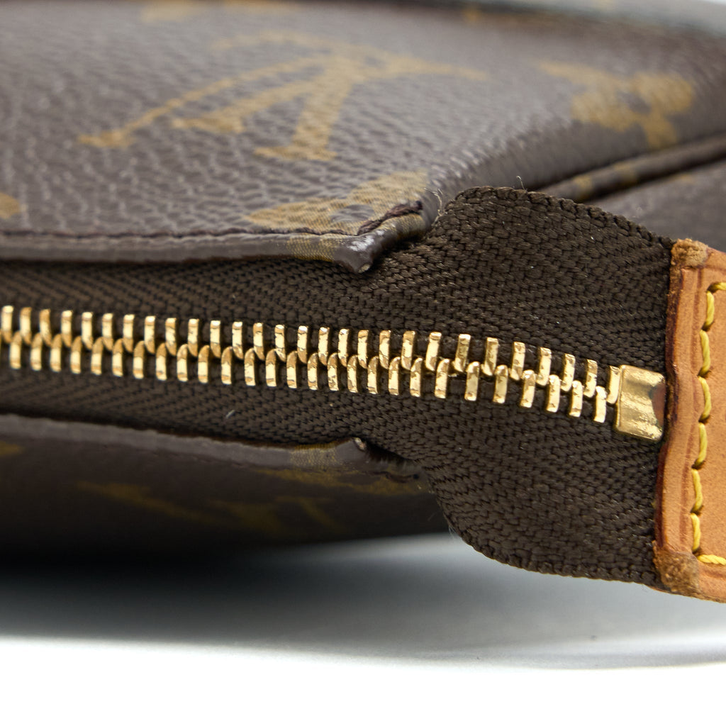 louis-vuitton-pochette-accessories-monogram-canvas-5